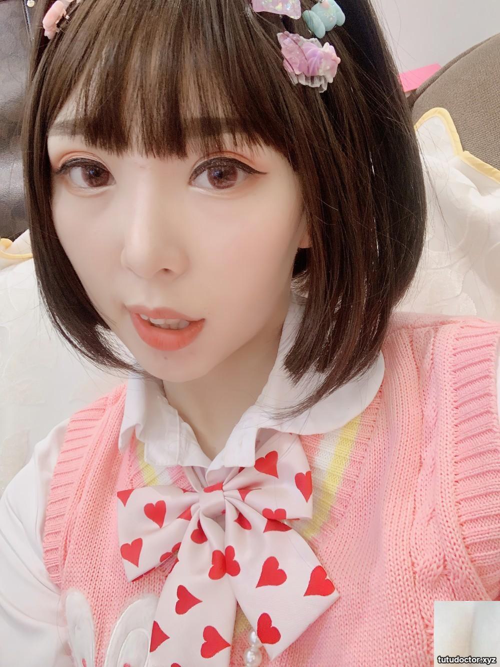Xiaoboduo – Collection of private photos and selfies Vol.001 · photo 2 of 45