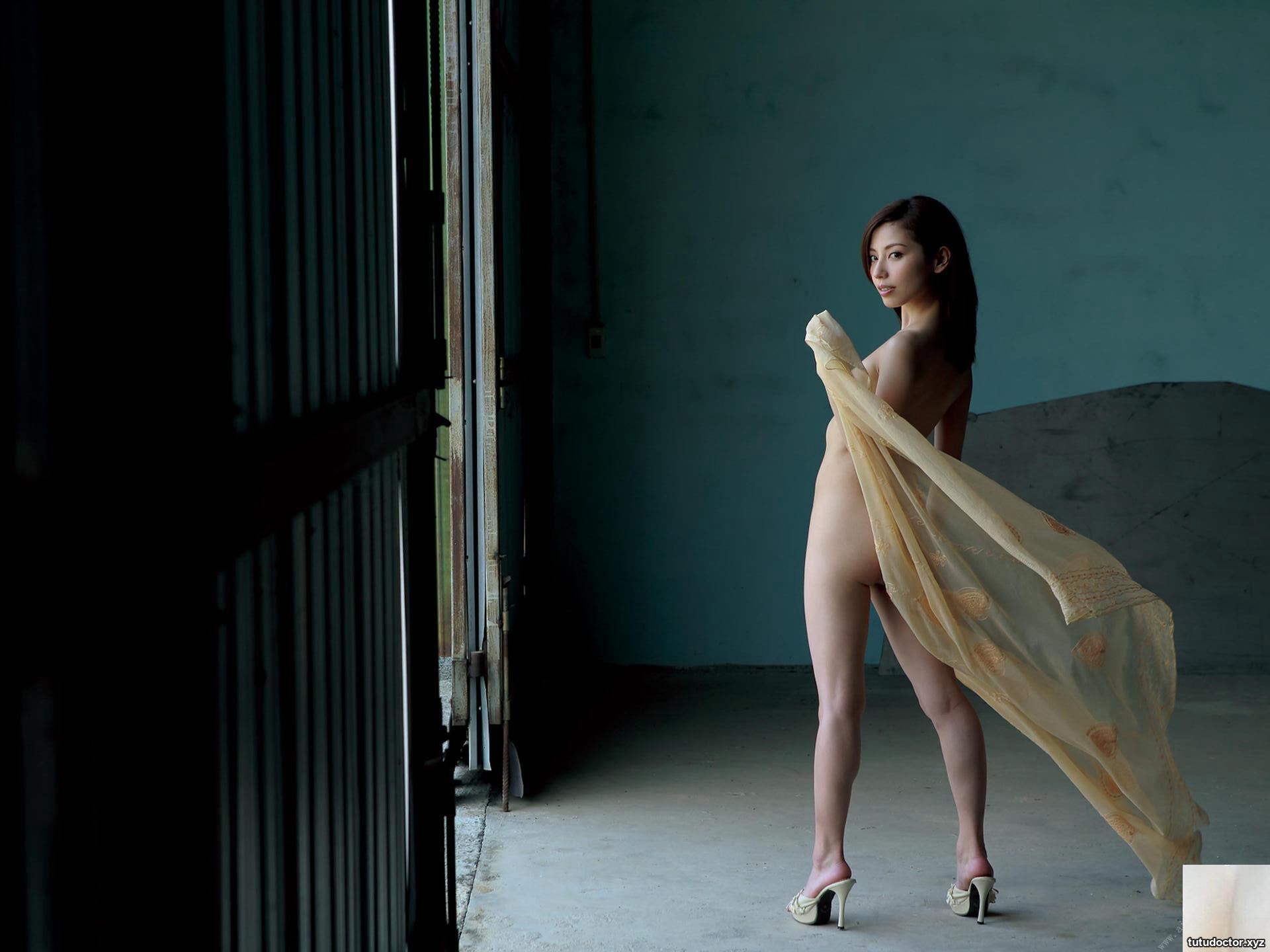 Miyuki Yokoyama Miyuki Yokoyama – fine beauty · photo 19 of 83