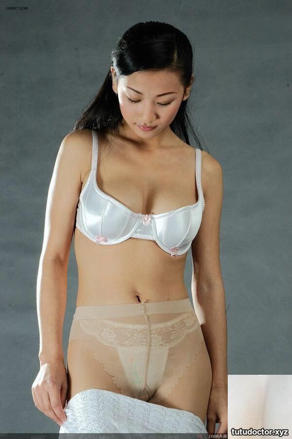 Chinese models Xiaoguai and Xiaomans private photoshoot set · photo 68 of 70