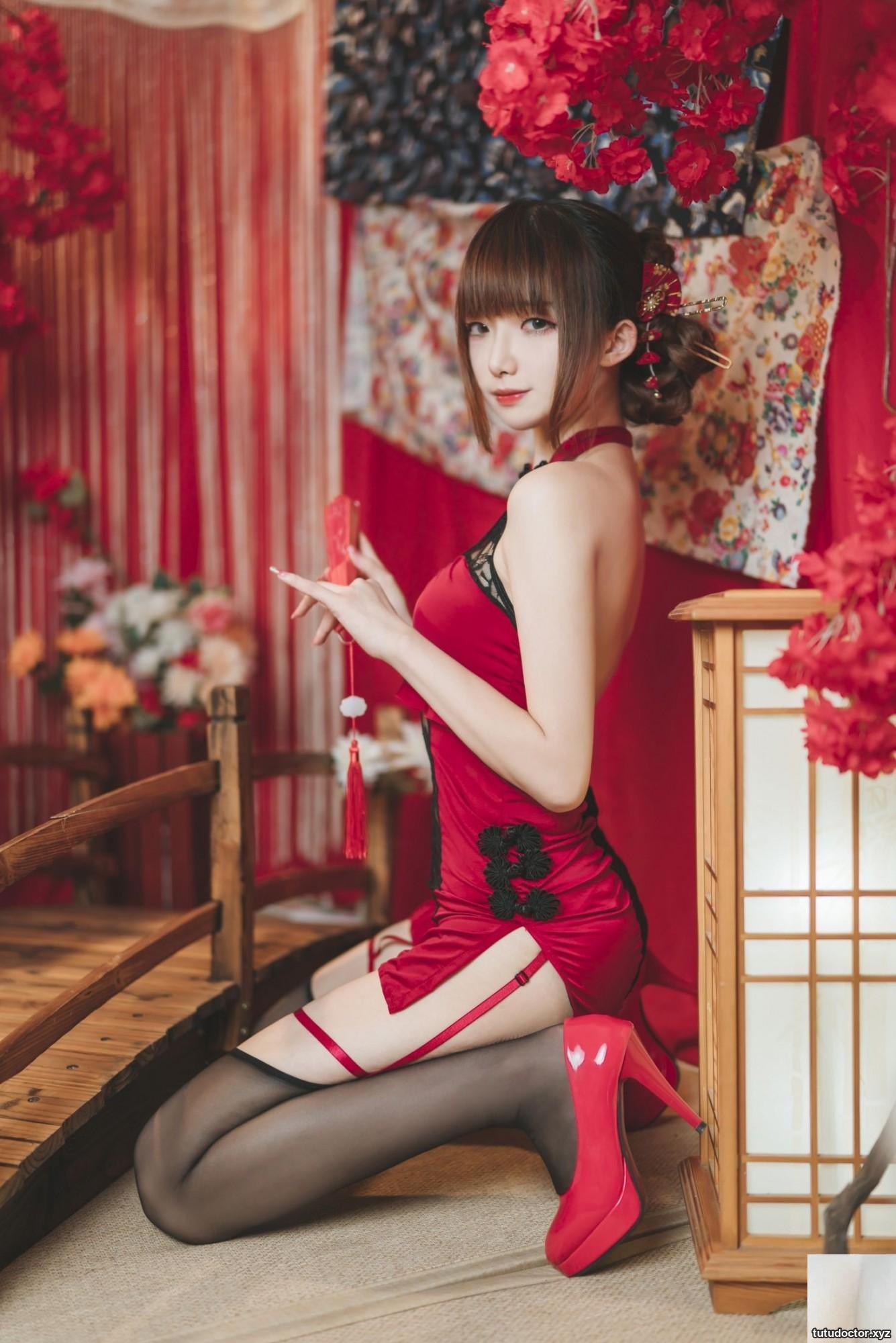 Fengjiang Shaohua Cheongsam · photo 32 of 38