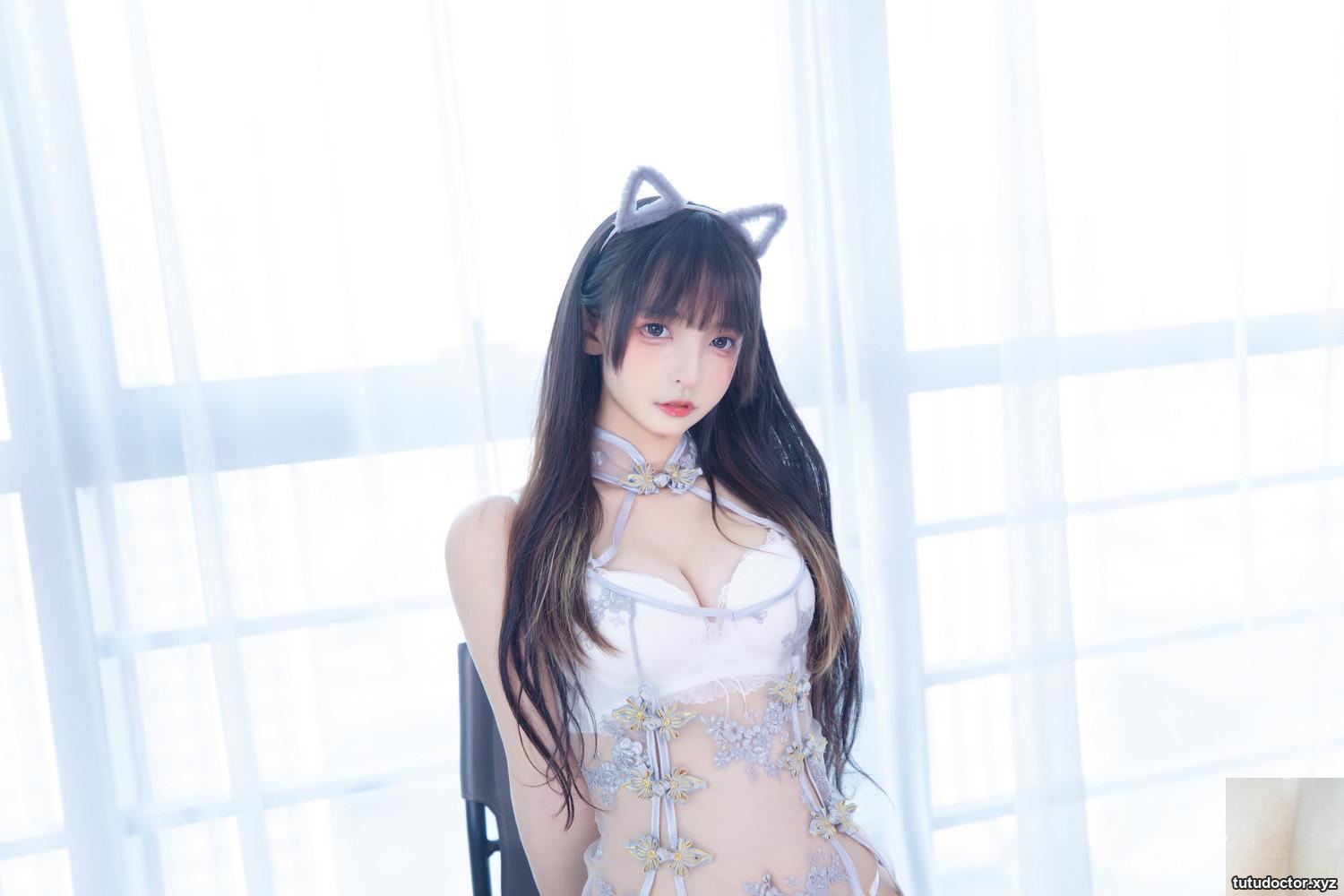 Kamikazaka Mafuyus Cute Cat Girl 2 white stockings and long legs · photo 16 of 75