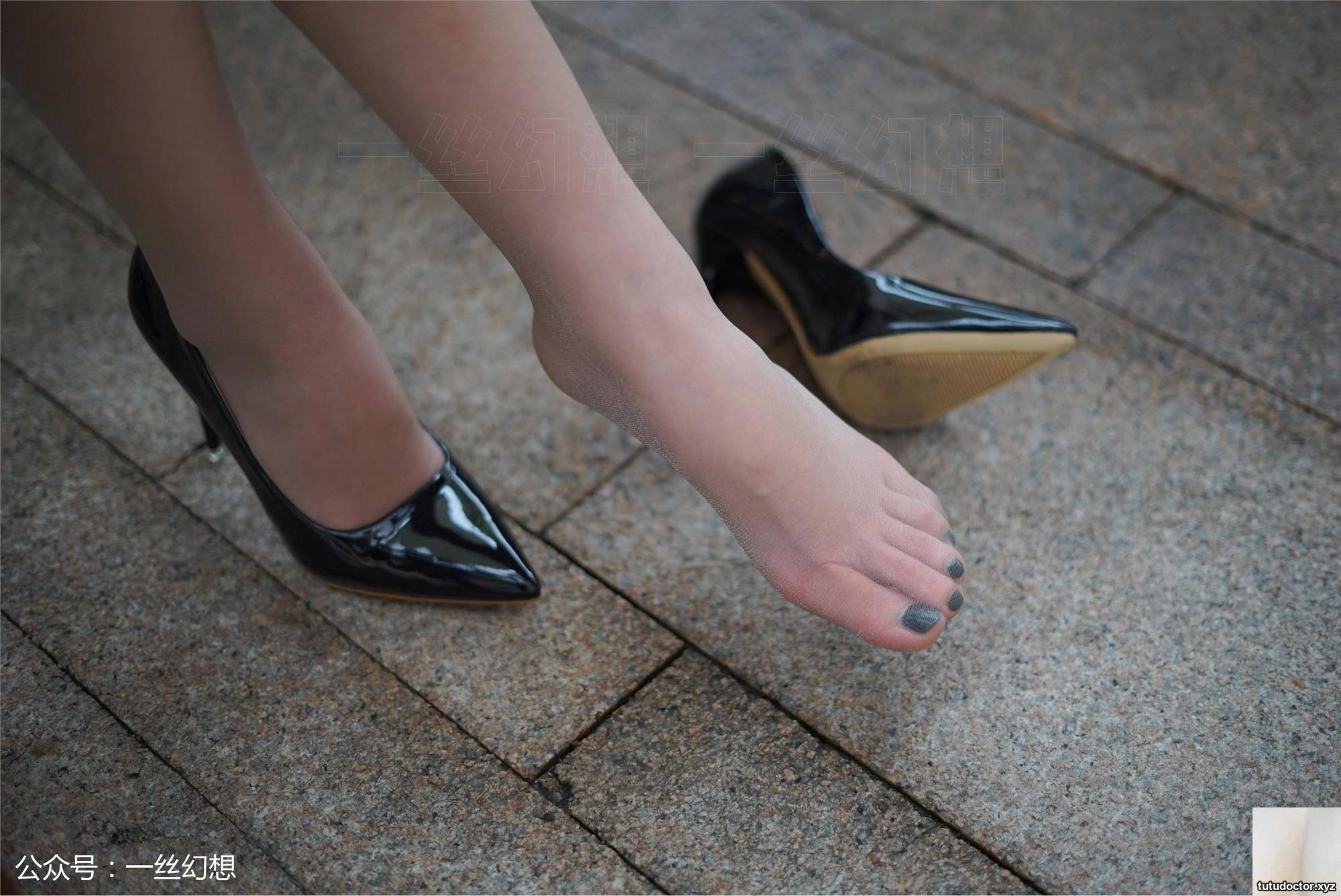 A Touch of Fantasy NZ032 Sissi High Heel Silk Legs · photo 36 of 59