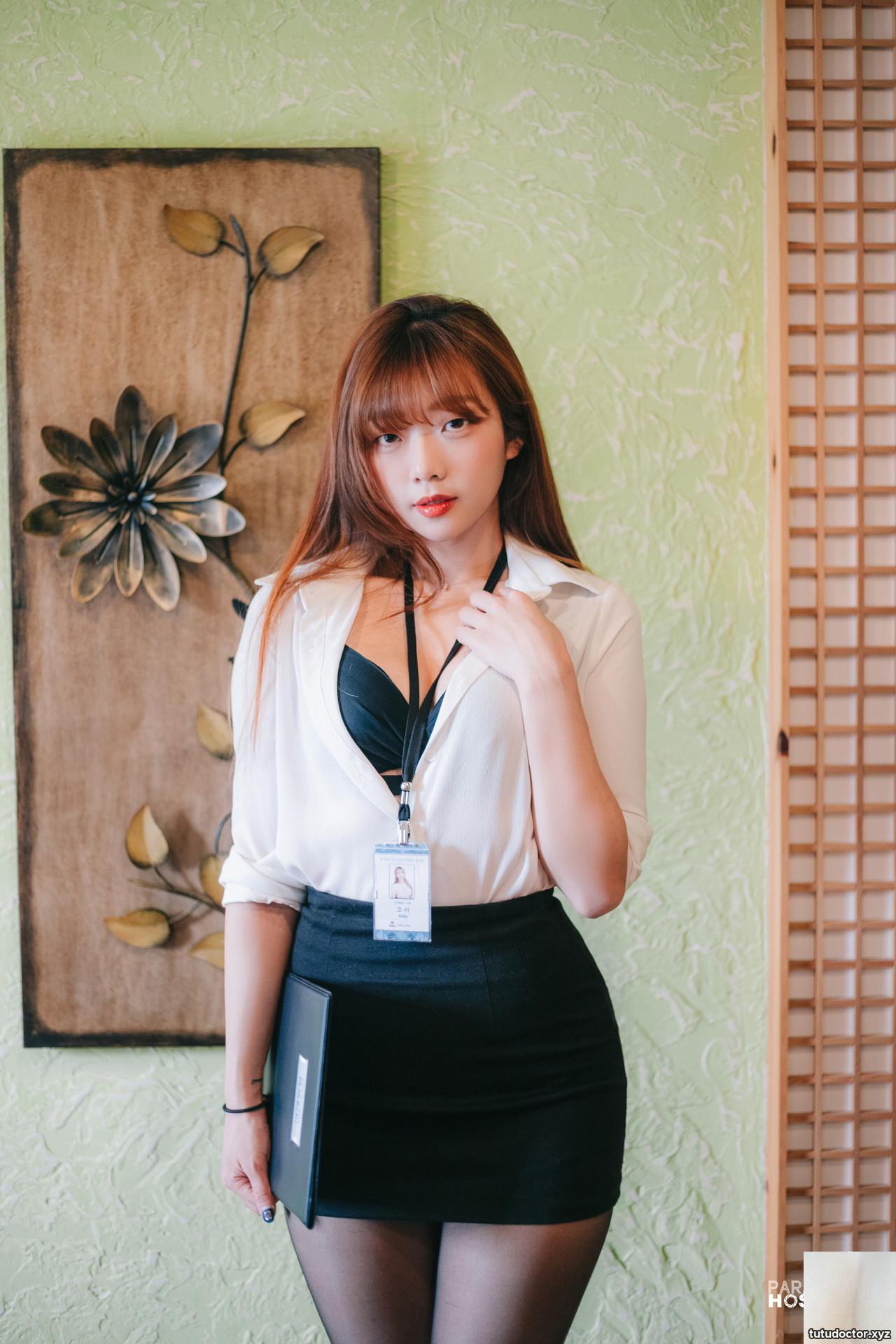 The seductive look is irresistible…with the intention of making · photo 31 of 50