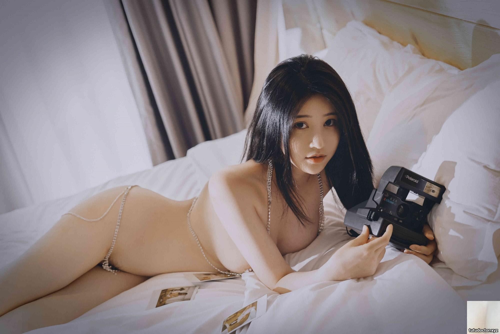 Nnian – Polaroid · photo 28 of 44