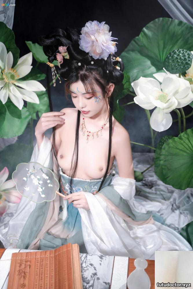 cosplay explosive girl Meow Xiaoji VIP welfare sticker – Yue · photo 57 of 76
