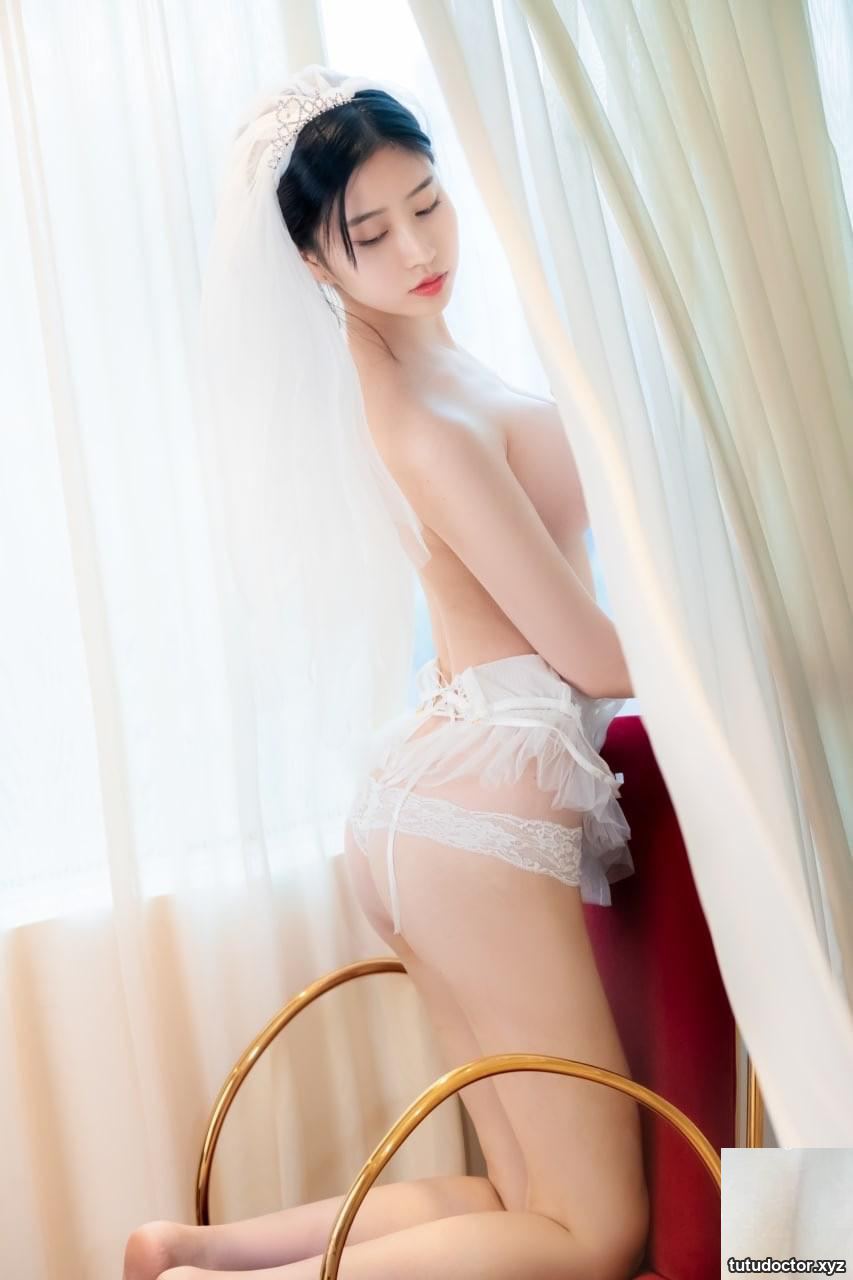 Every Year – Wedding Dress · photo 16 of 28