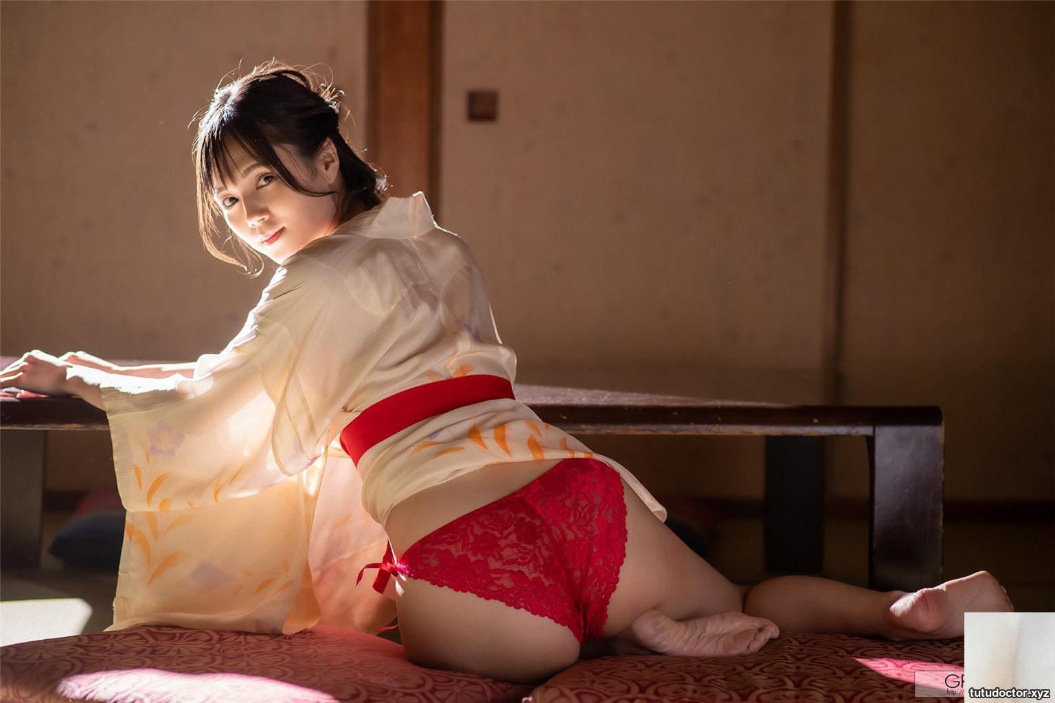 Remu Suzumori · photo 4 of 21