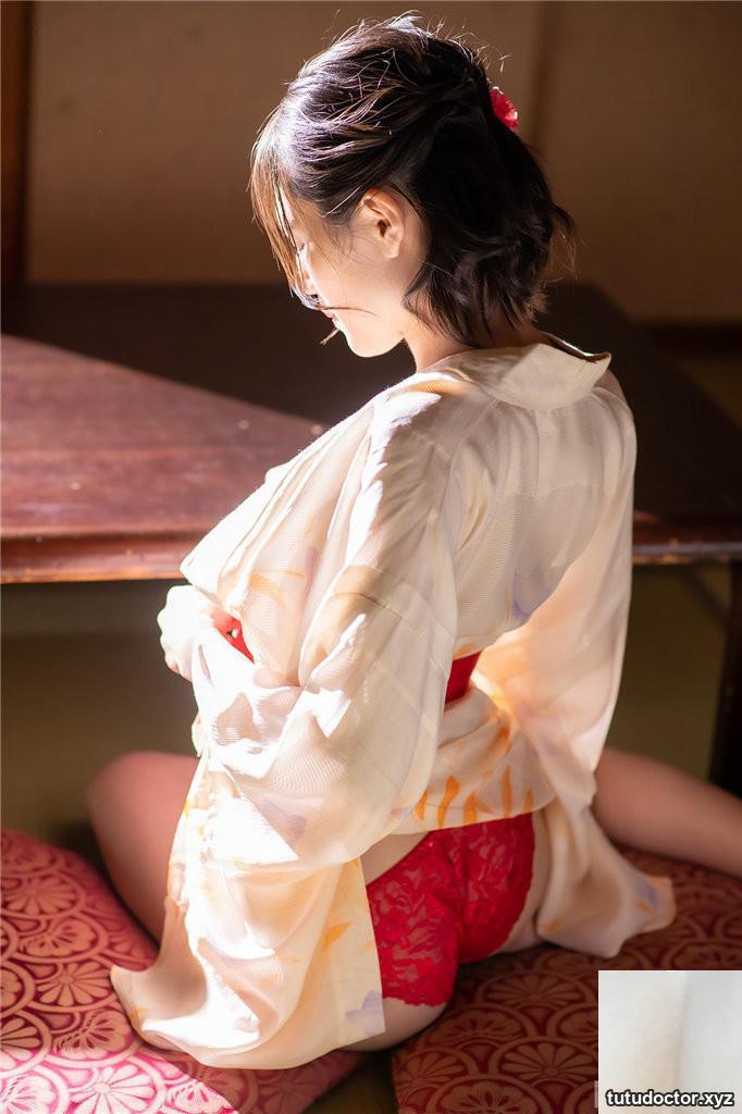 Remu Suzumori · photo 7 of 21