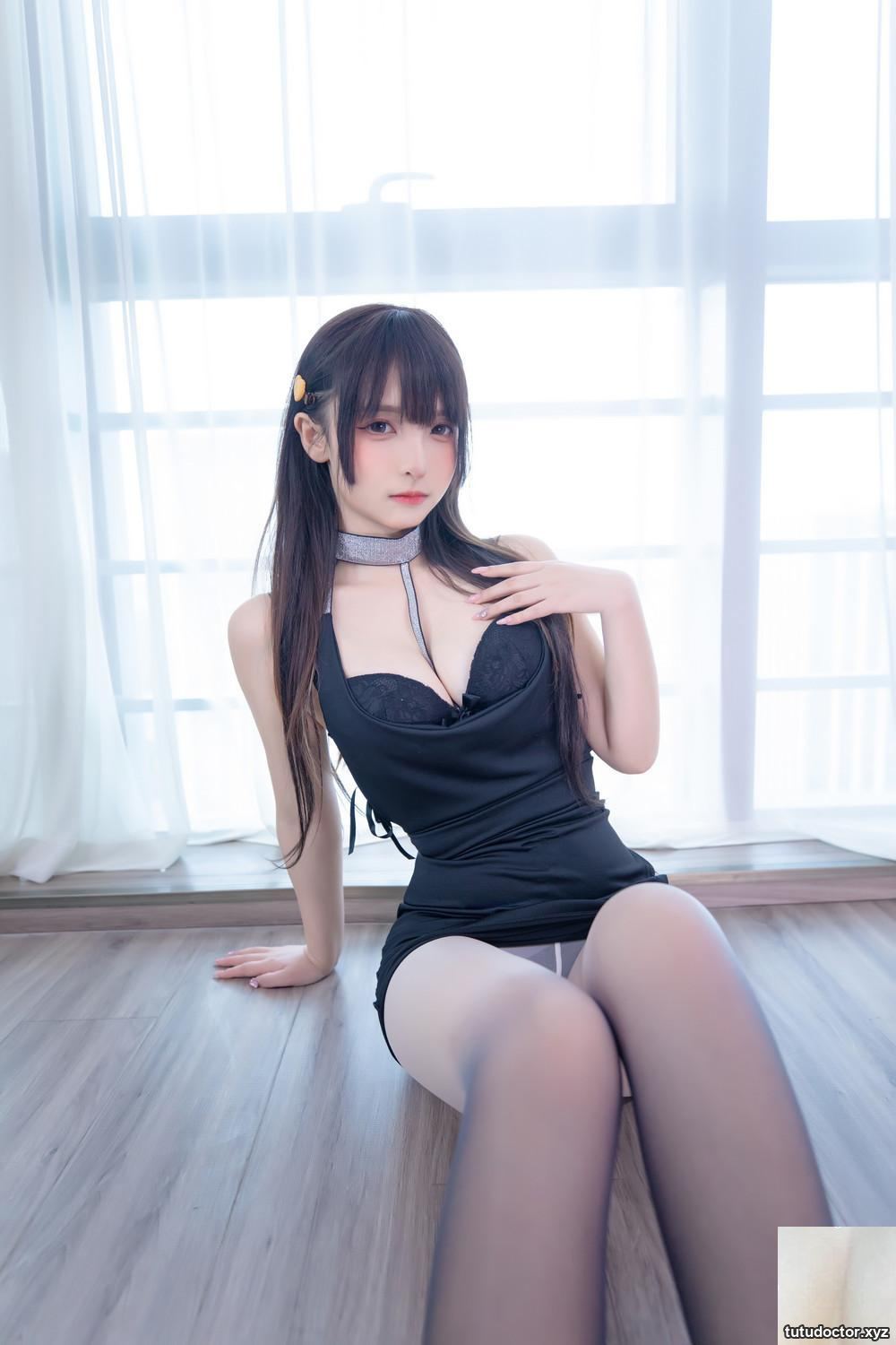 Kagakusaka Mafuyus Breastless Dress Appreciate the natural big · photo 44 of 75
