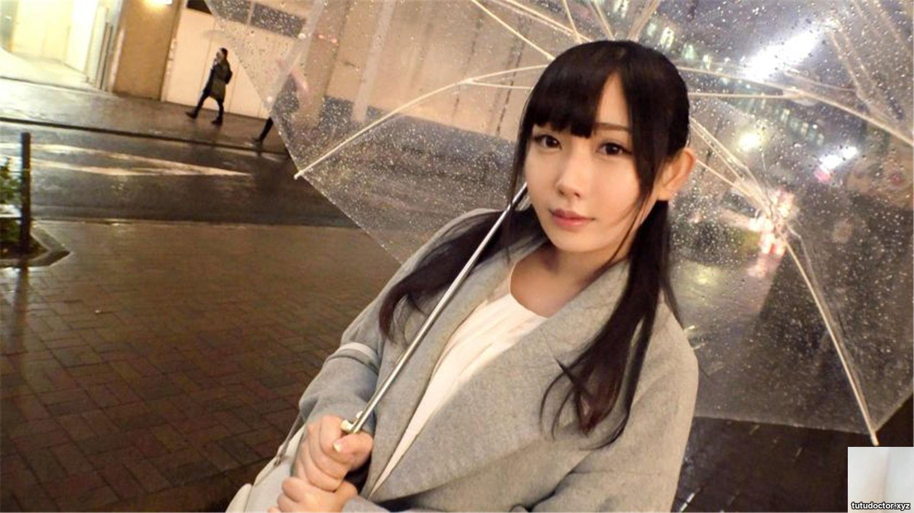 Minami 23 years old wedding planner seriously flexible · photo 4 of 14