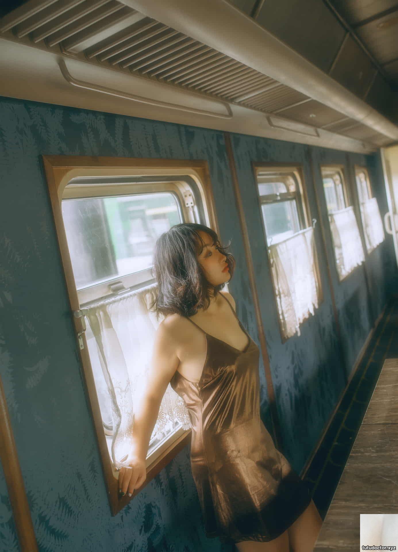 Super Beautiful Model-Train Photo · photo 2 of 28
