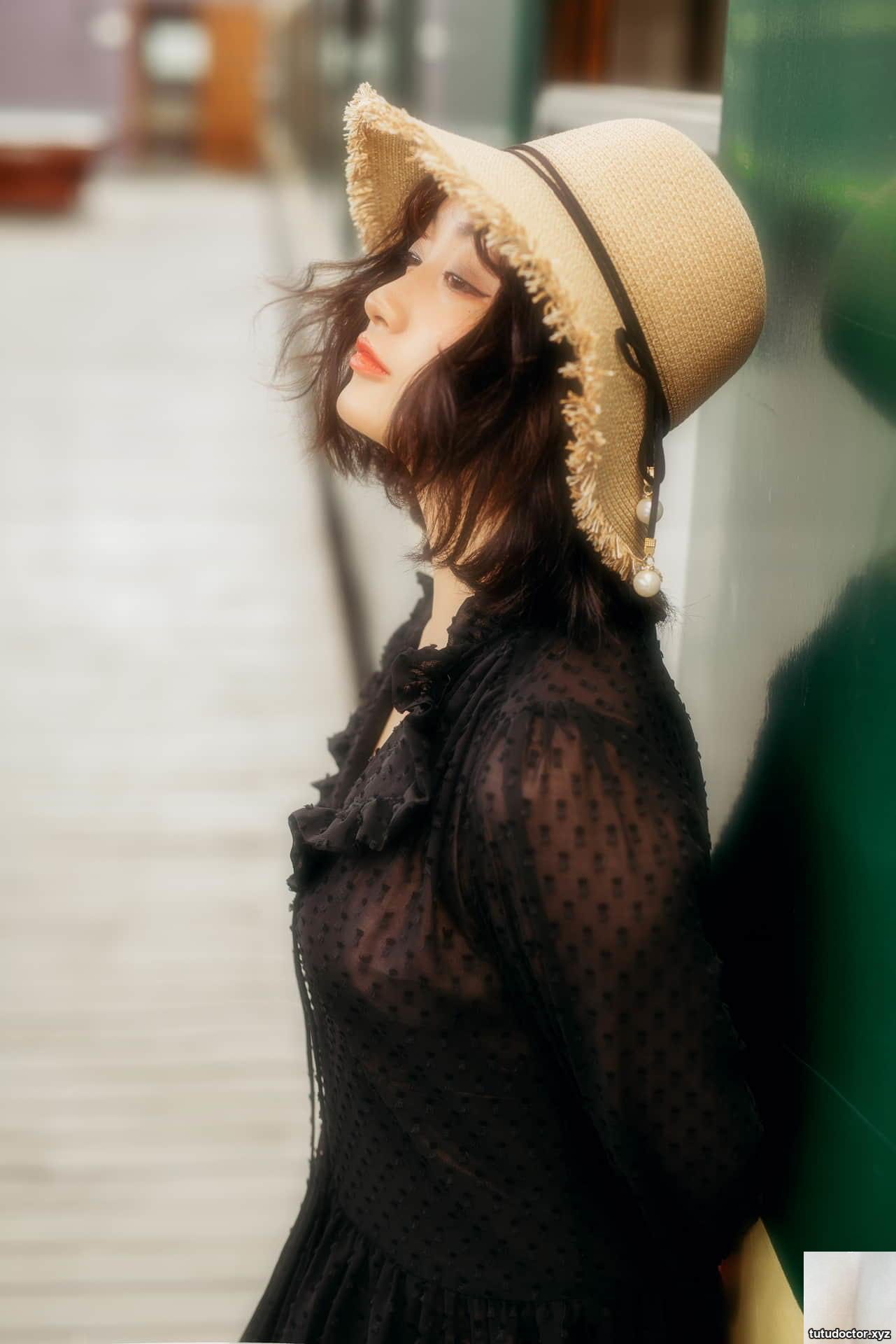 Super Beautiful Model-Train Photo · photo 9 of 28