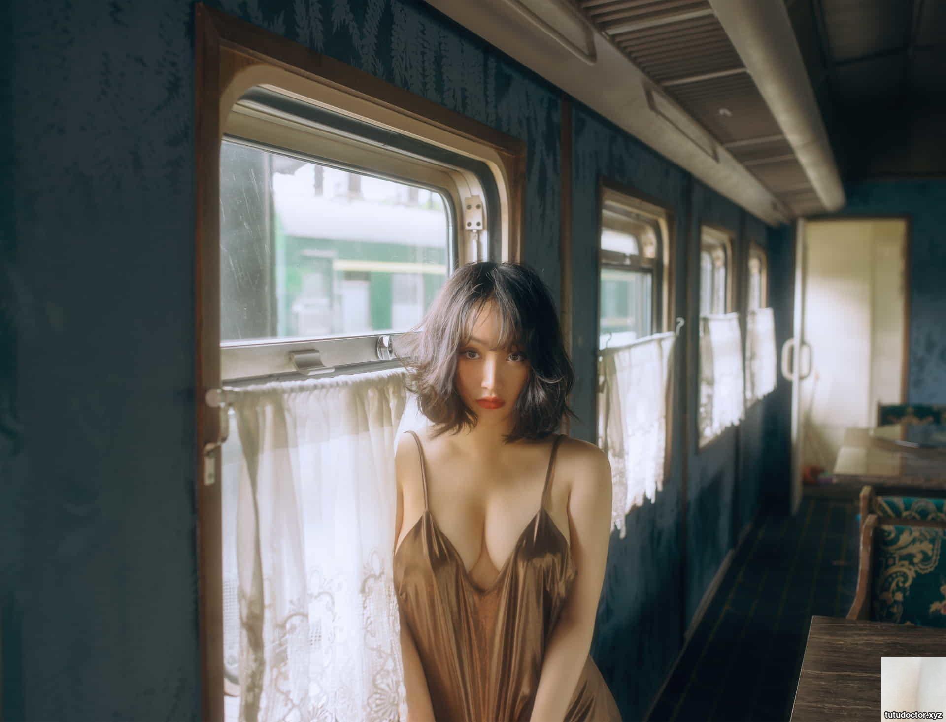 Super Beautiful Model-Train Photo · photo 22 of 28