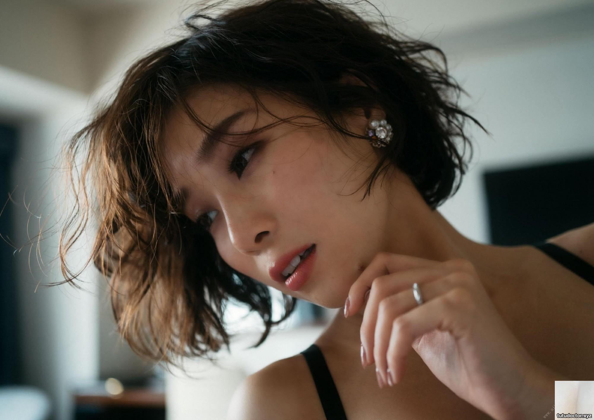 Eimi Hanamura Emi Hanamura – Woman living in ah · photo 45 of 99