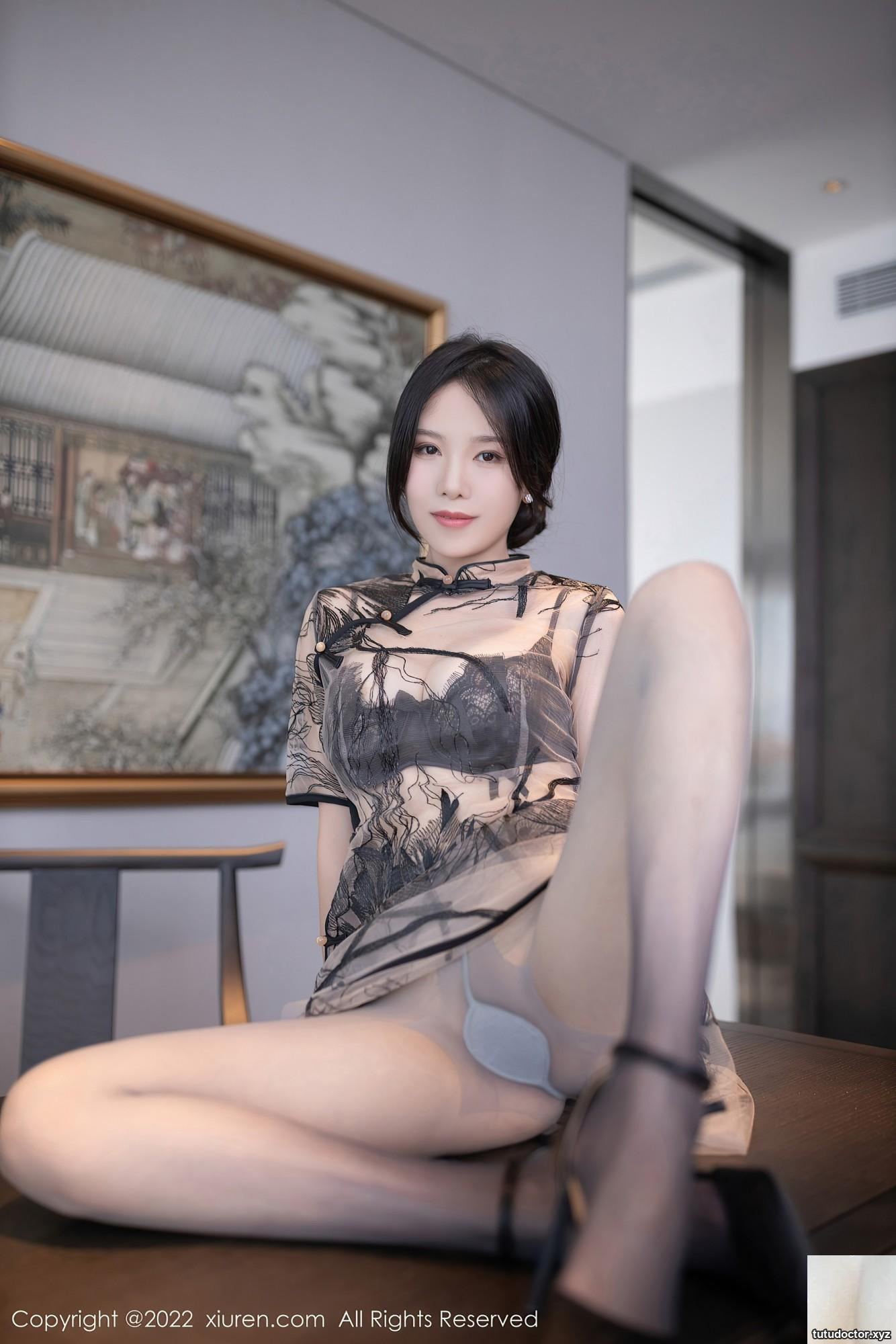 Dou Niang-Lee Shis Transparent Cheongsam shows off her seductive · photo 26 of 85
