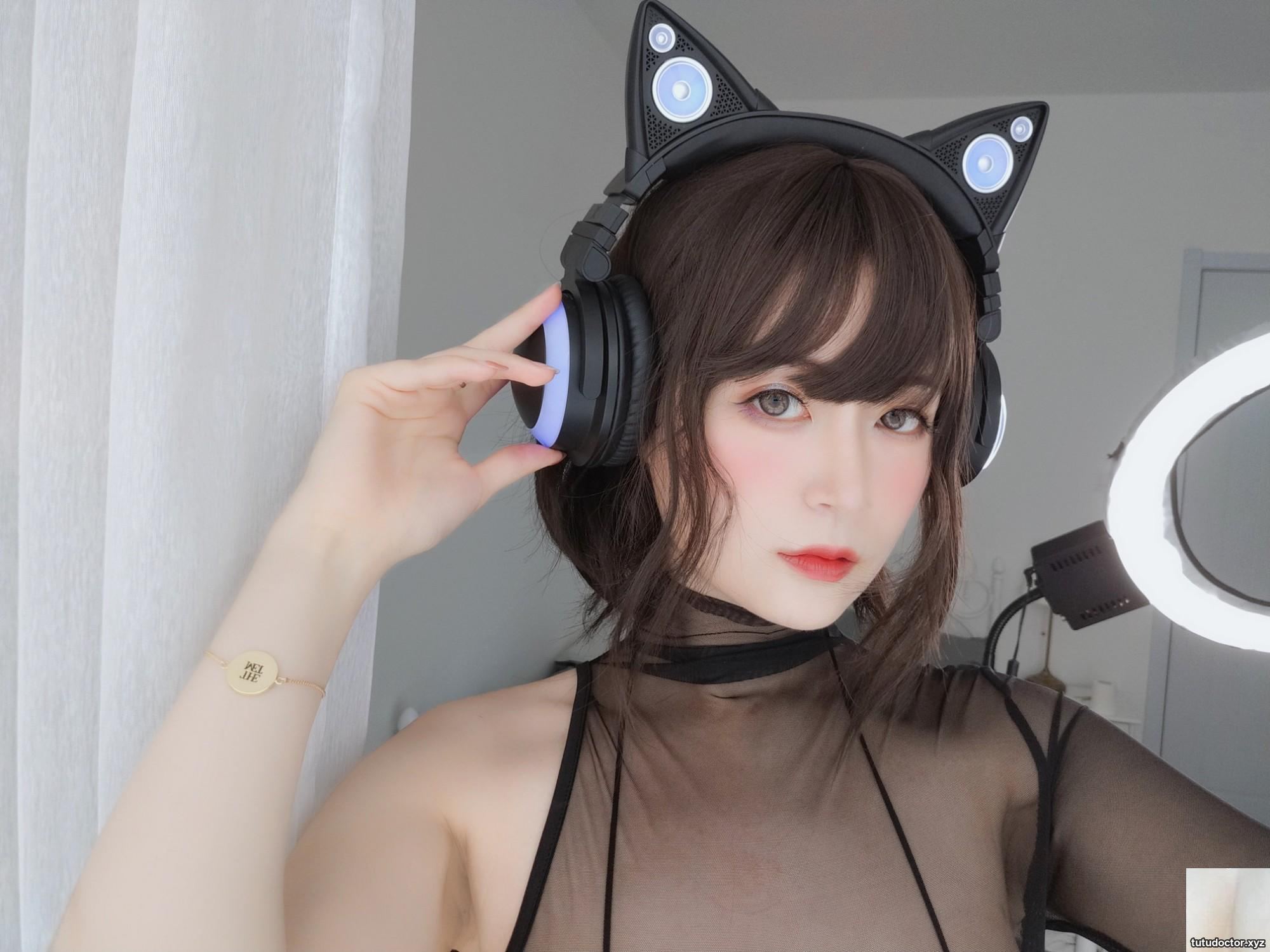 Silver 81 E-Sports Catwoman super revealing three-point · photo 10 of 50