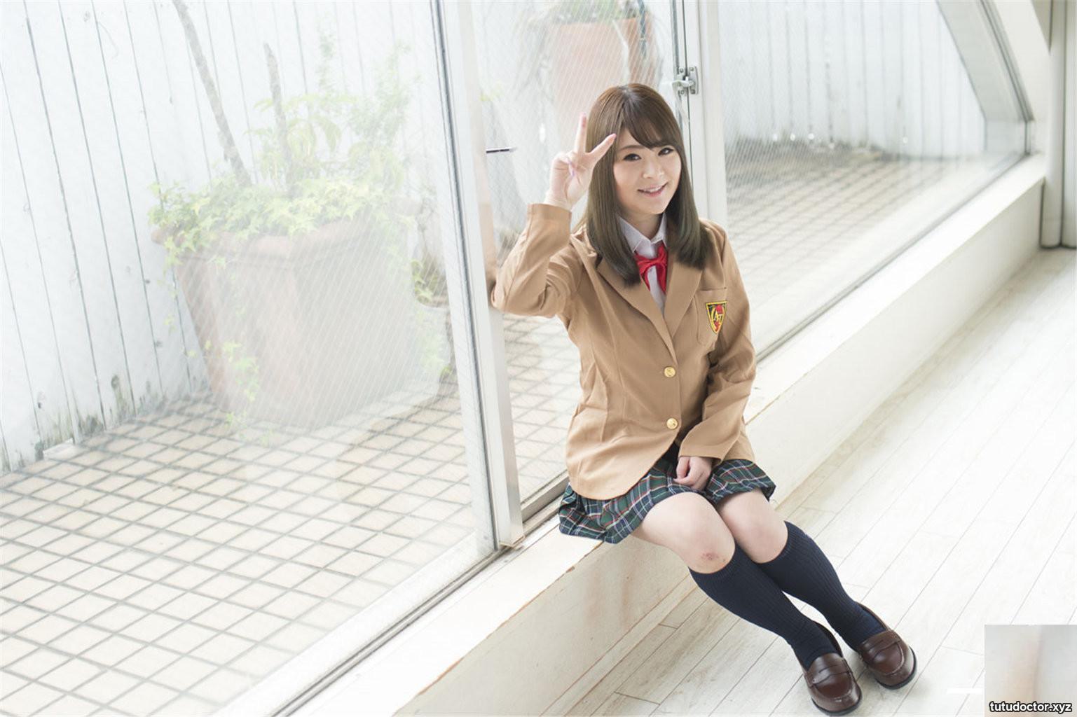 The beauty in uniform immediately sucks Miharu Tanaka (25P)