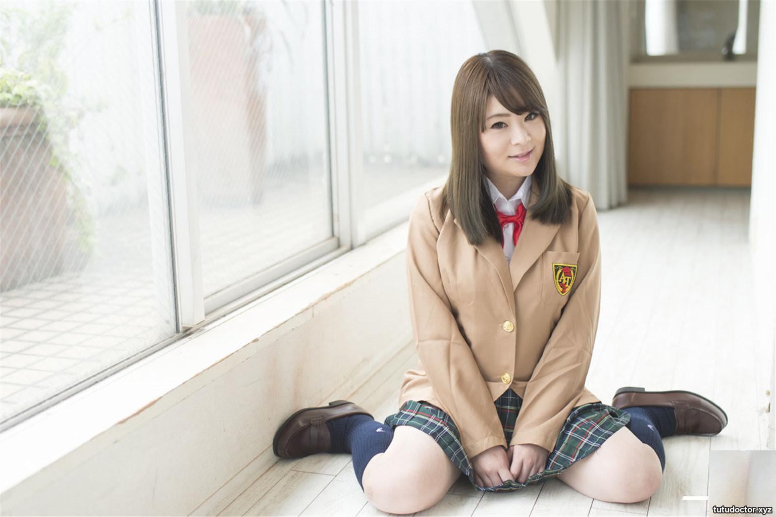 The beauty in uniform immediately sucks Miharu Tanaka · photo 2 of 25