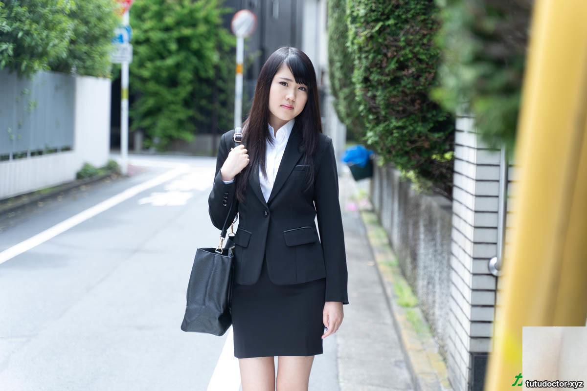 Minori Kawahara: Humiliation training received by a female college student ~Me, my boyfriend, and his boss~ (21P)