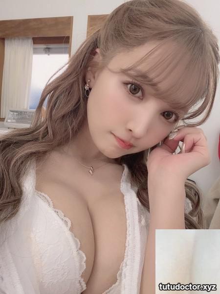 Yua Mikamis ASMR AV is erotic! · photo 26 of 32