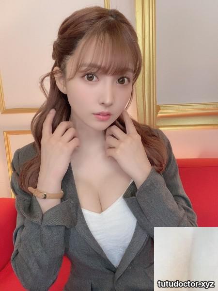 Yua Mikamis ASMR AV is erotic! · photo 27 of 32
