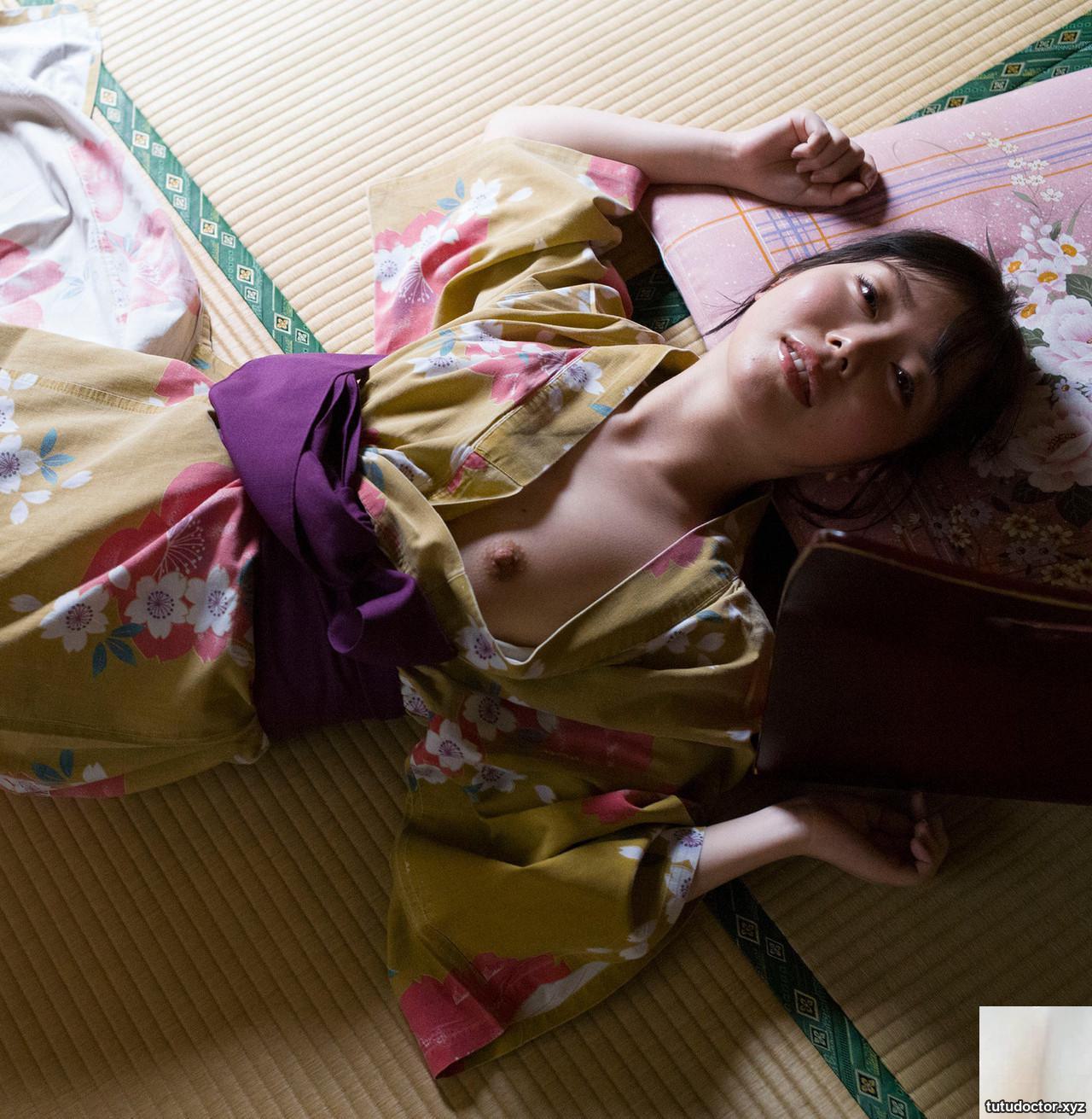 The best figure cant contain it…its so hot in private · photo 11 of 31