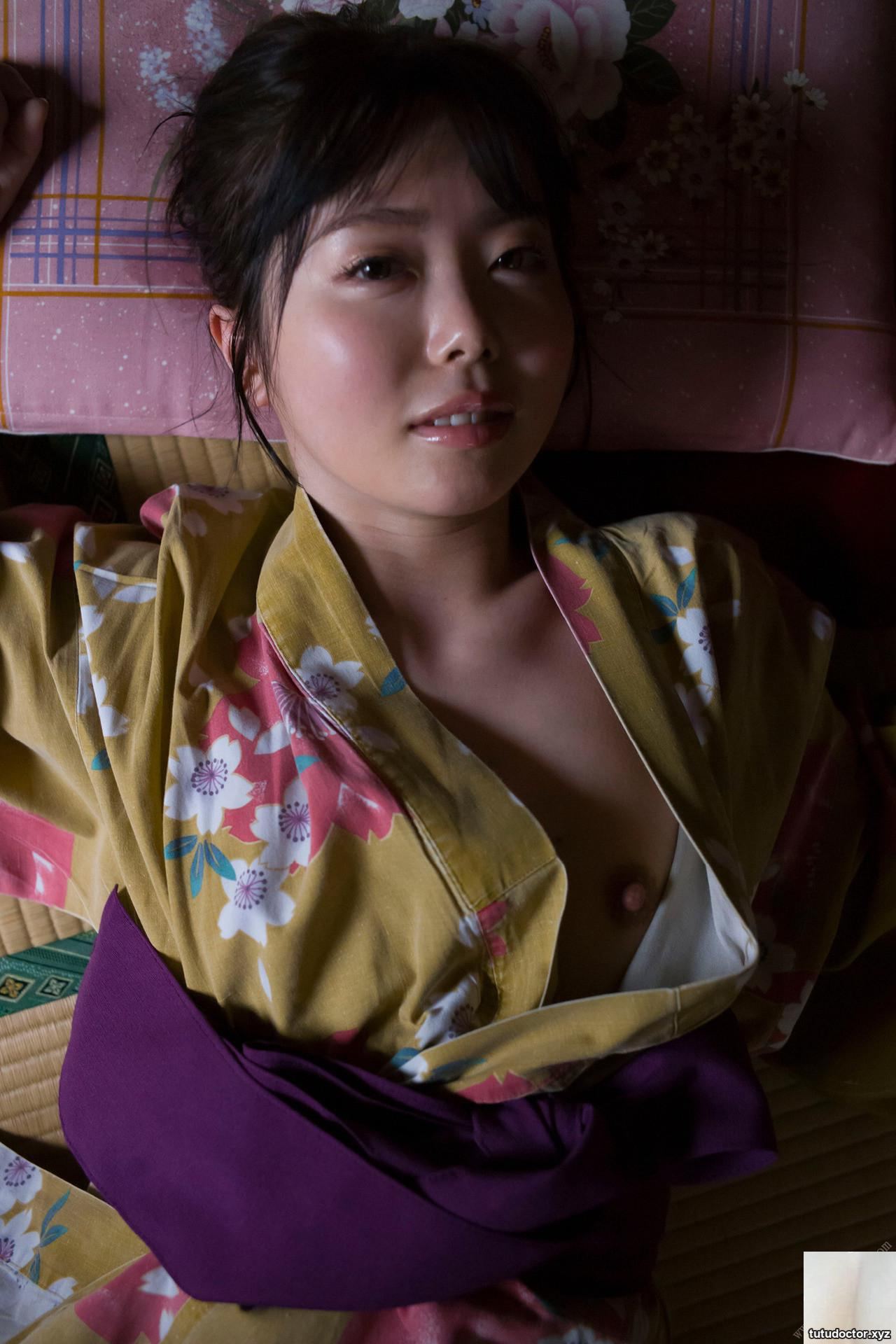 The best figure cant contain it…its so hot in private · photo 14 of 31