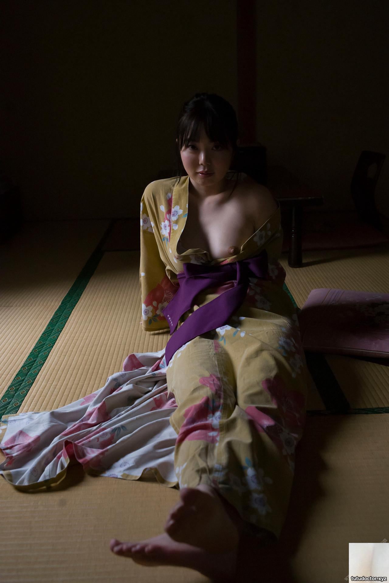 The best figure cant contain it…its so hot in private · photo 15 of 31