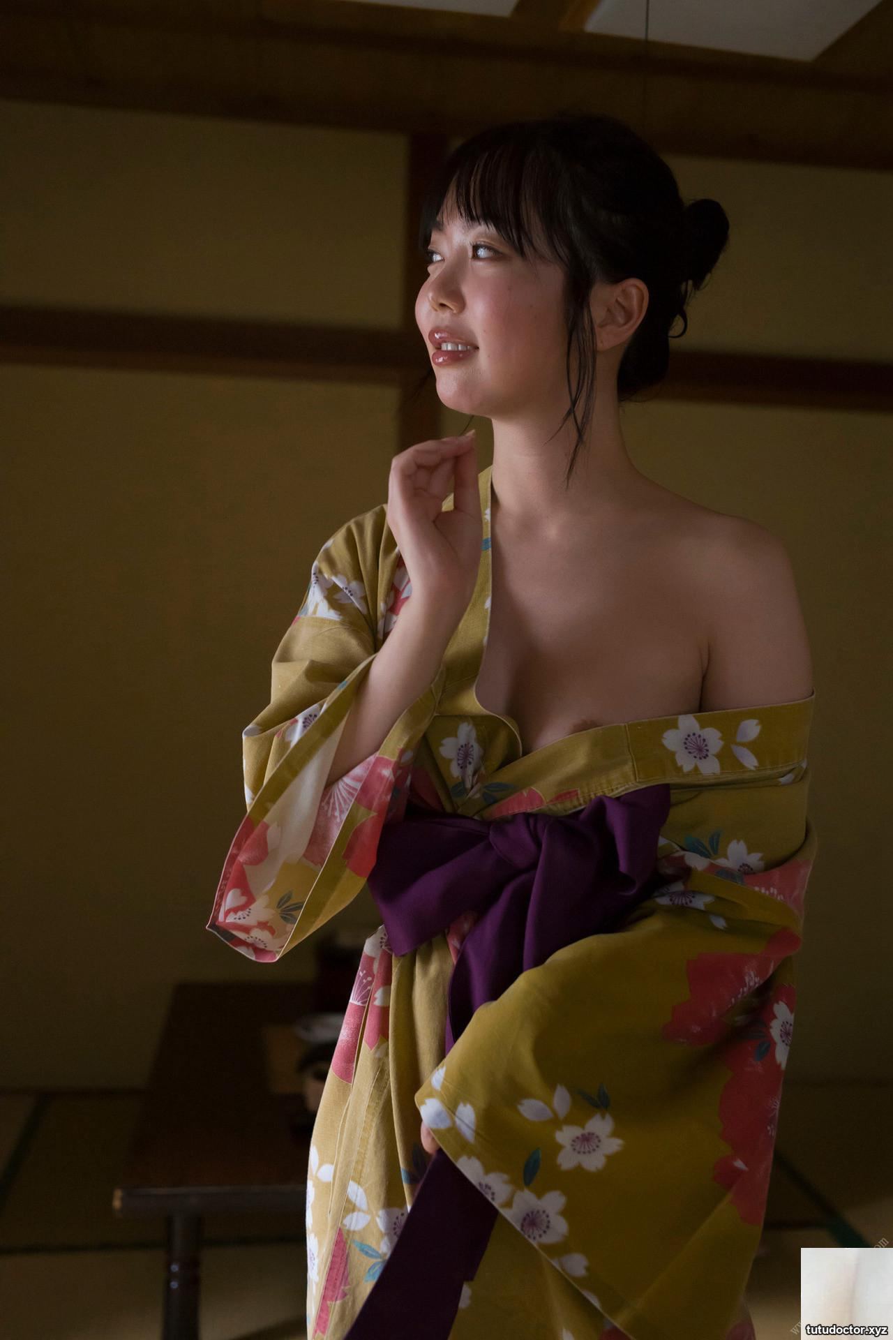 The best figure cant contain it…its so hot in private · photo 18 of 31