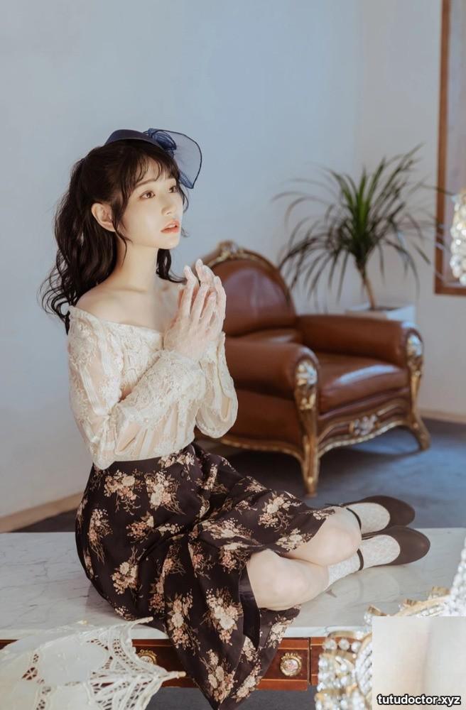 Hot and beautiful girl · photo 3 of 22
