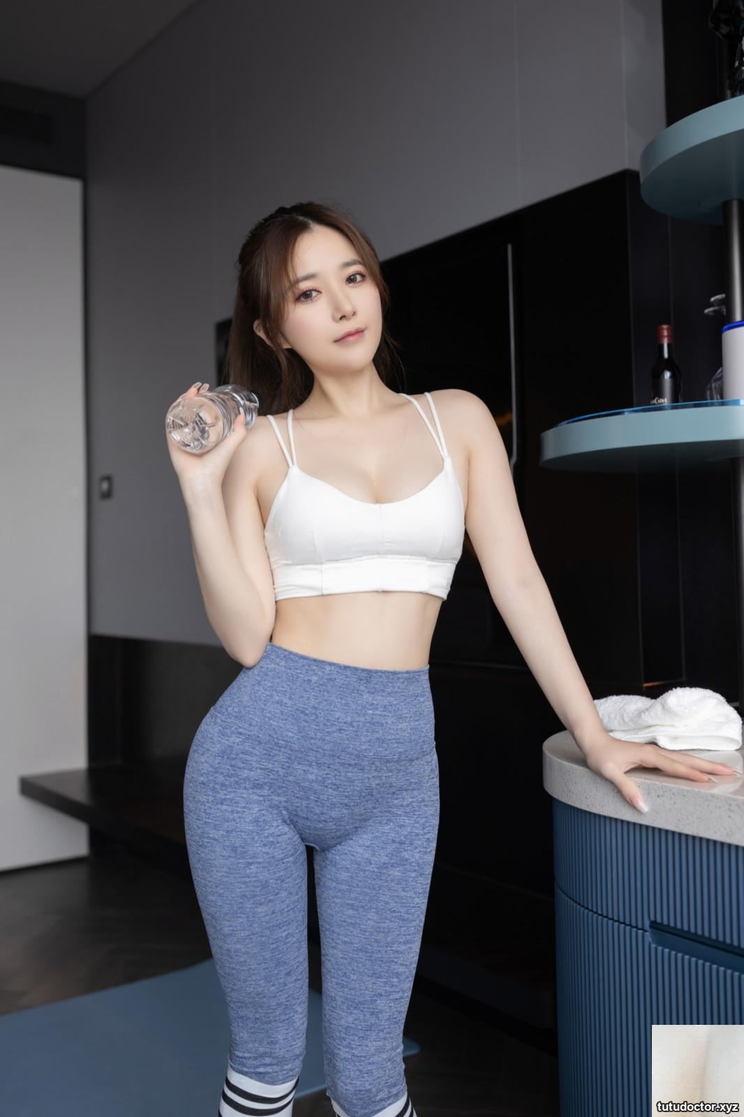 Caviar Fish – In-app purchase of yoga clothes for private · photo 24 of 78
