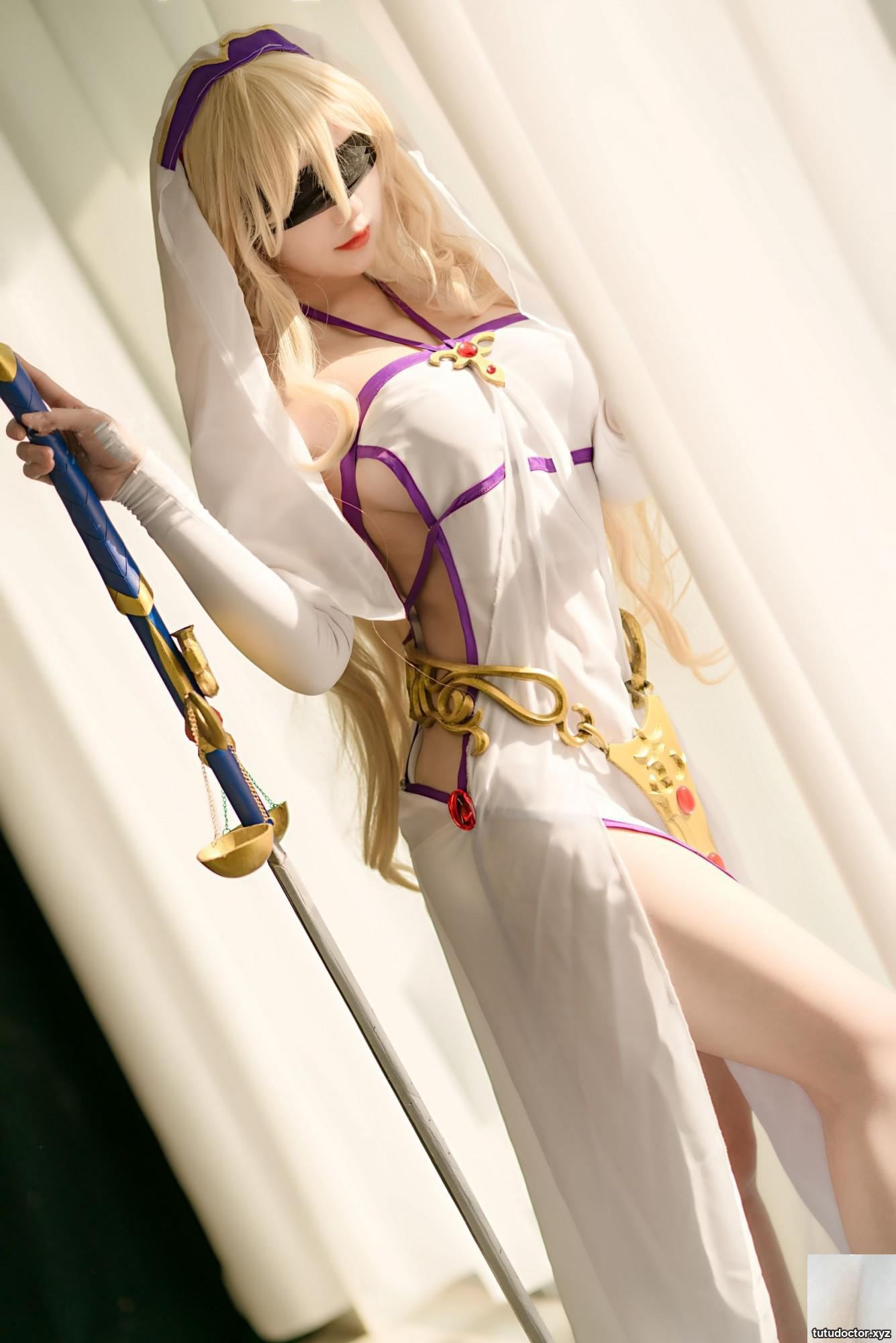 Ogura Chiyo w – Sword Saint · photo 10 of 42