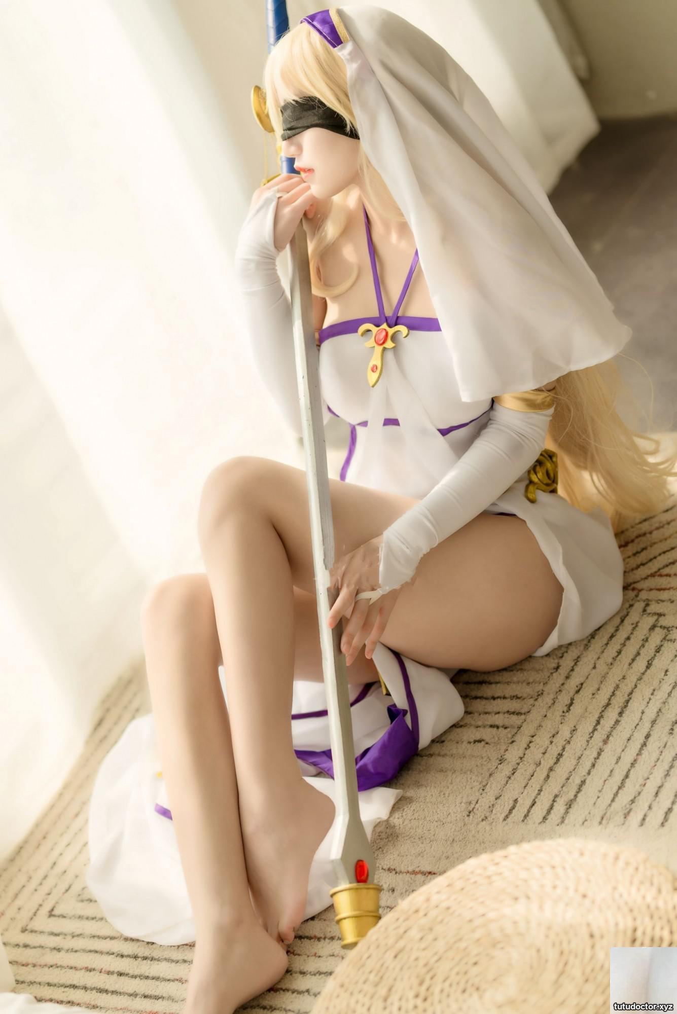 Ogura Chiyo w – Sword Saint · photo 18 of 42