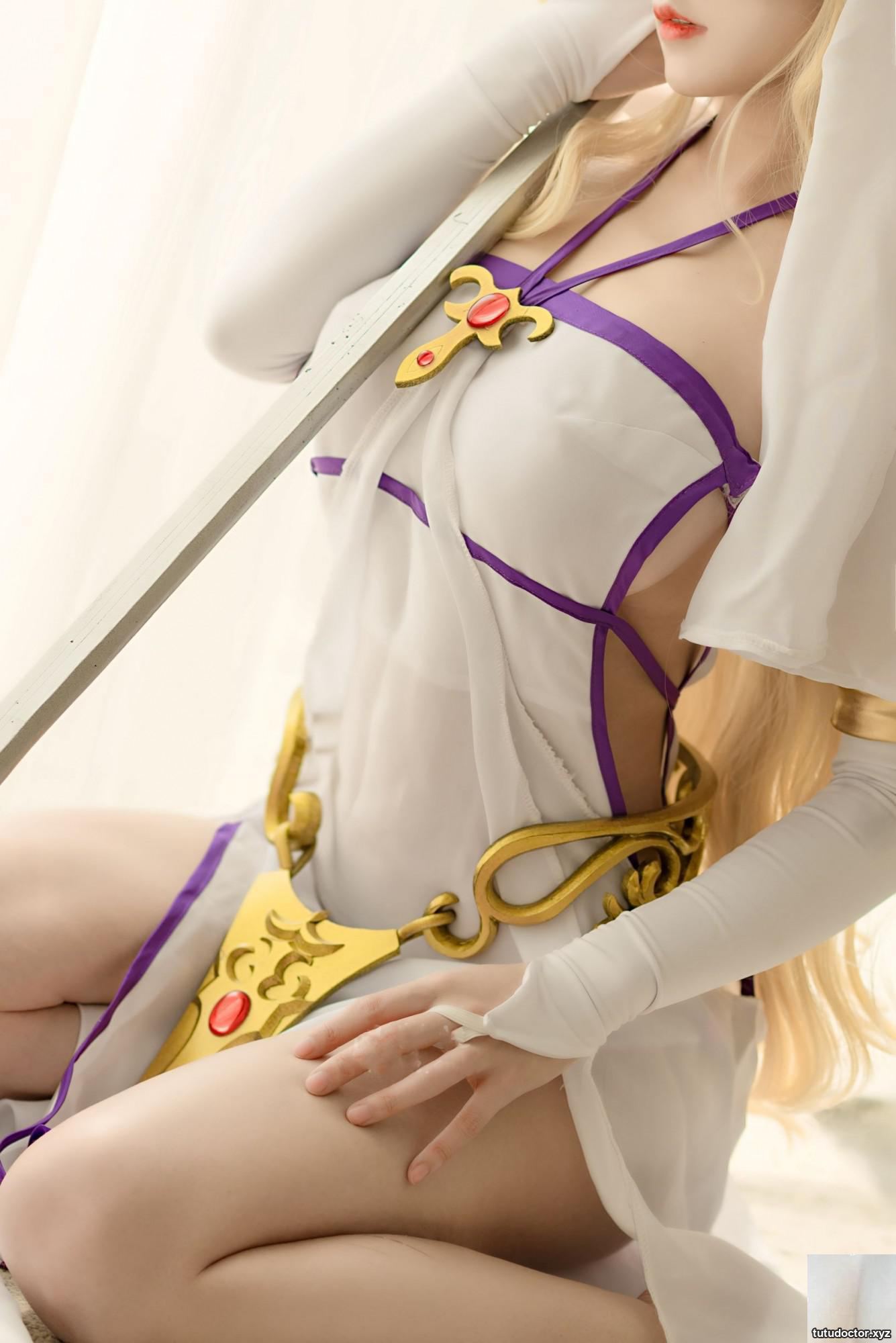 Ogura Chiyo w – Sword Saint · photo 24 of 42