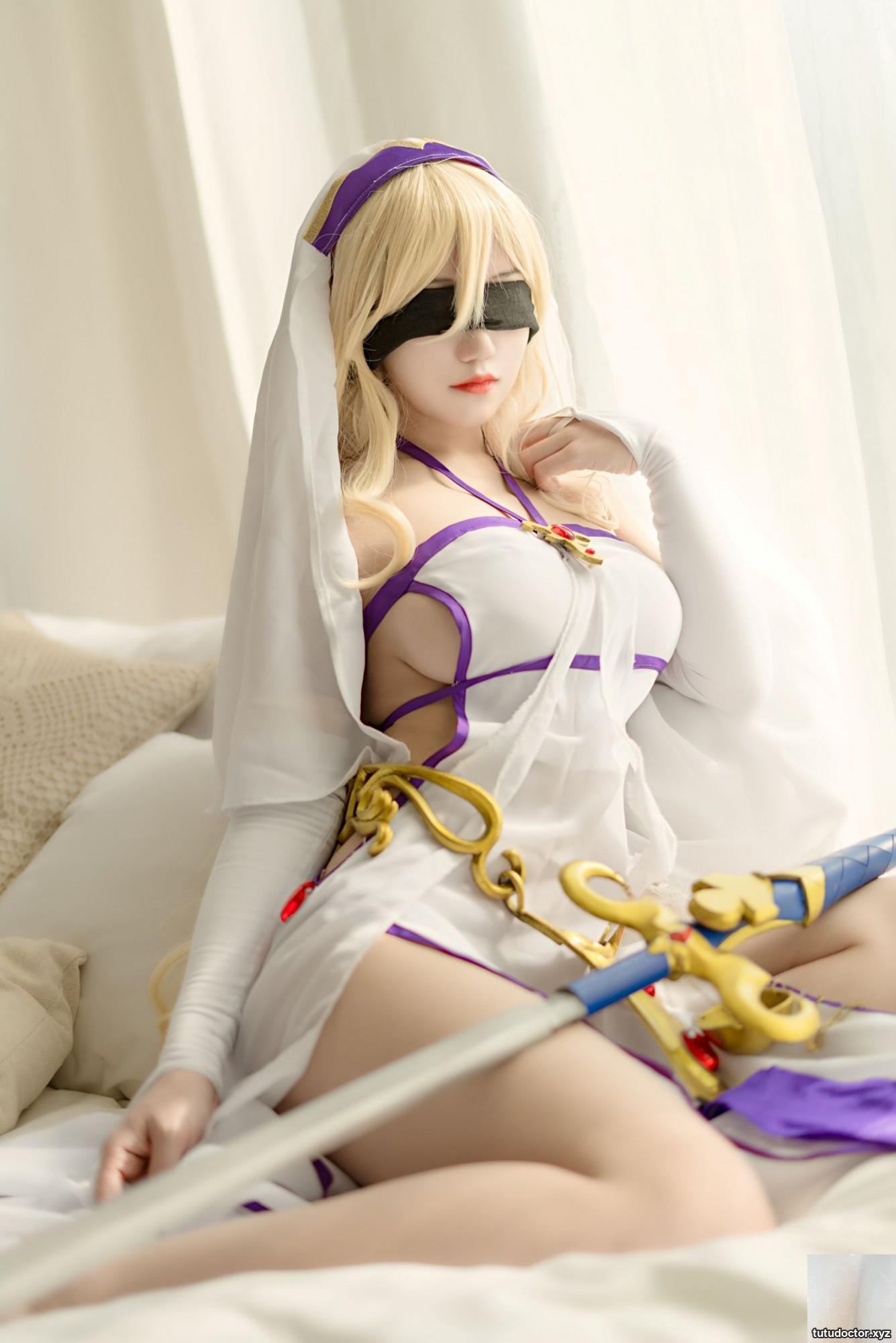 Ogura Chiyo w – Sword Saint · photo 29 of 42