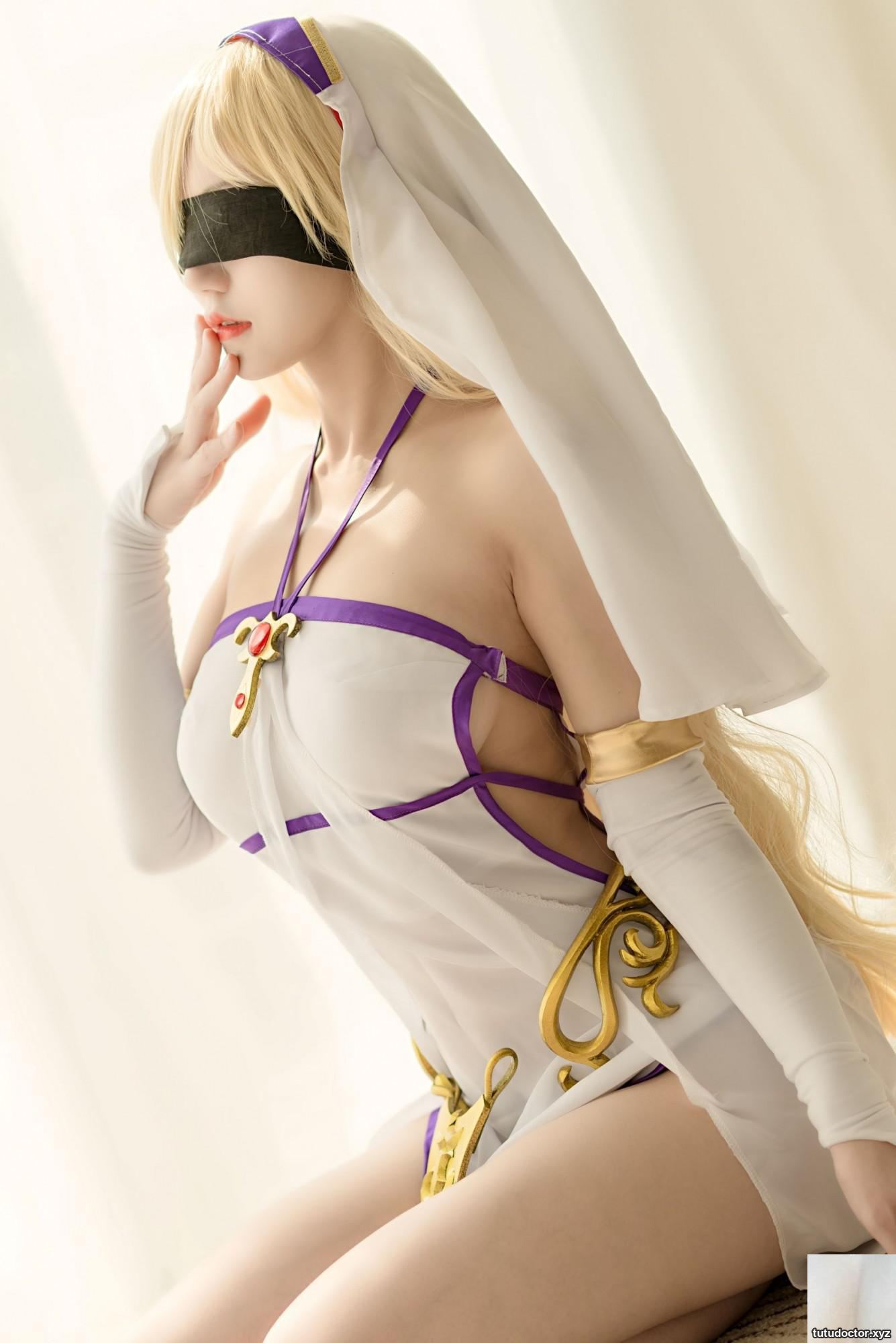 Ogura Chiyo w – Sword Saint · photo 37 of 42