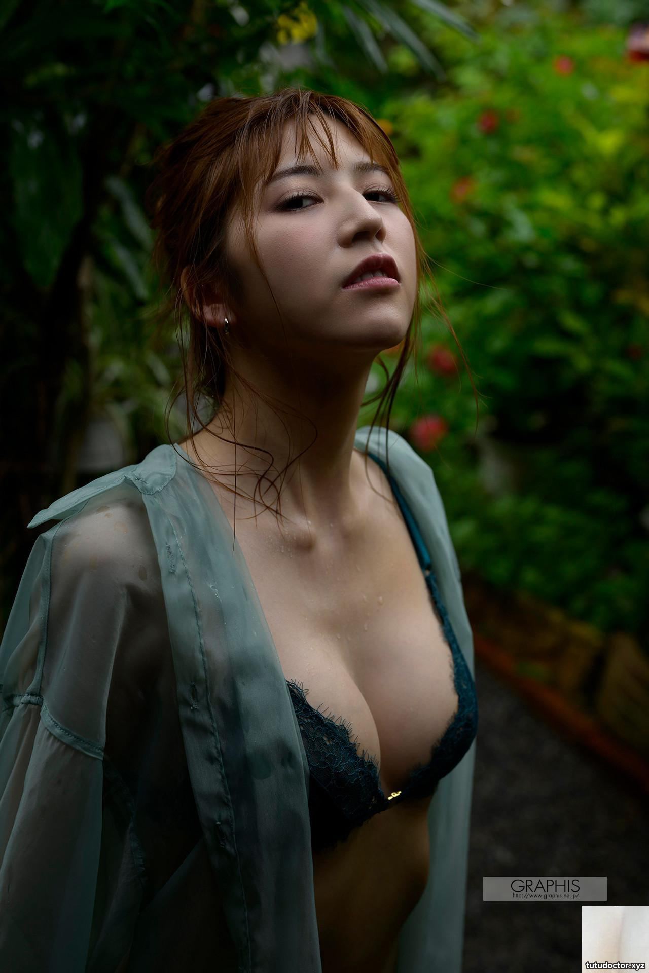 She has an amazing figure and good looks. I fell in love with · photo 20 of 20