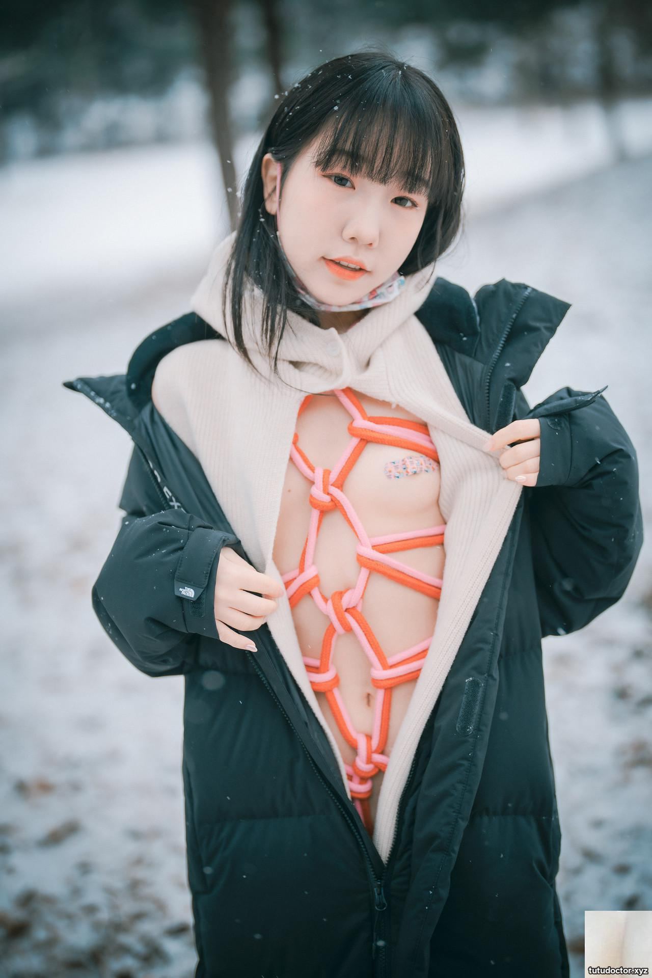 Korean beauty with plump figure and hot curves… · photo 25 of 51