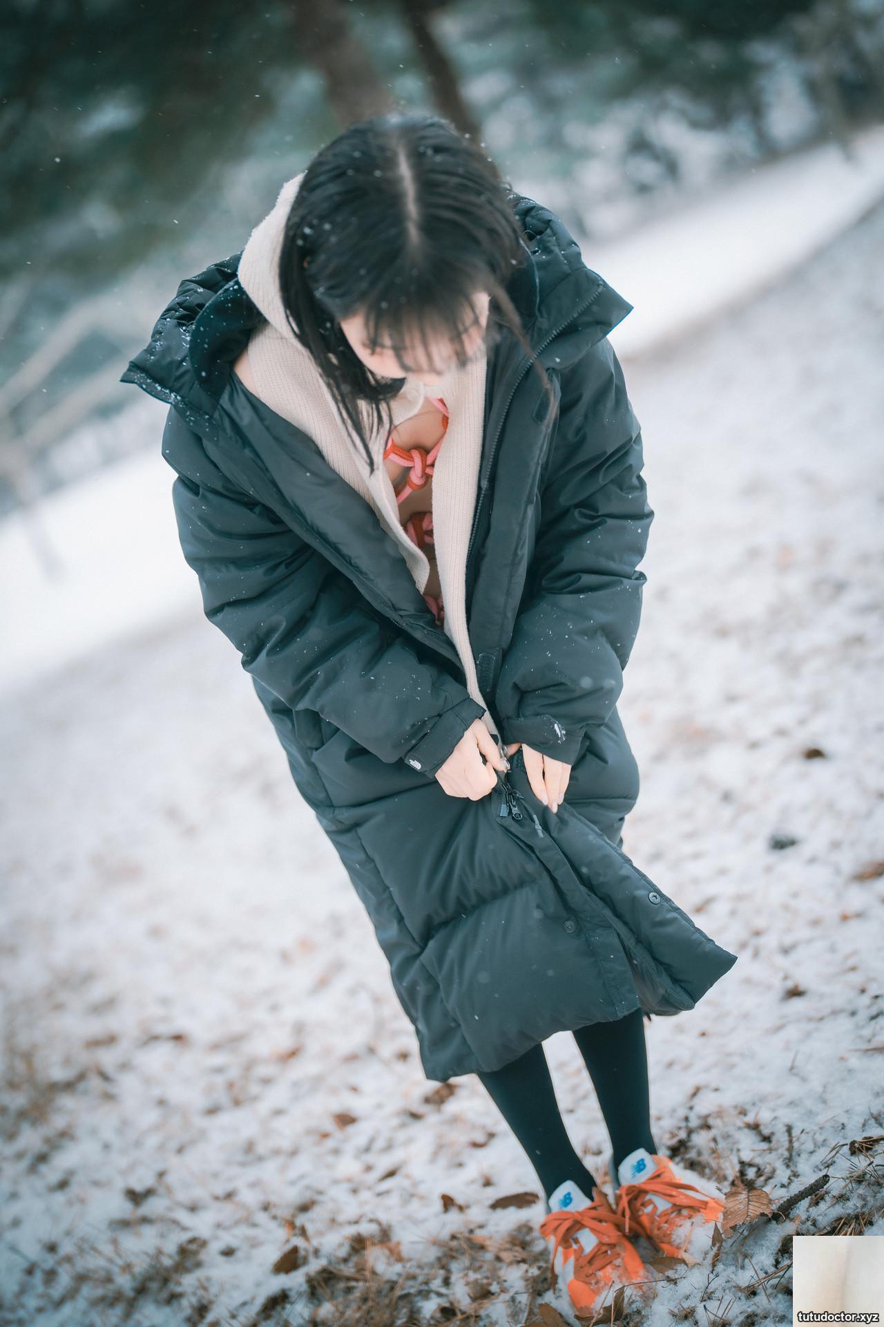 Korean beauty with plump figure and hot curves… · photo 27 of 51