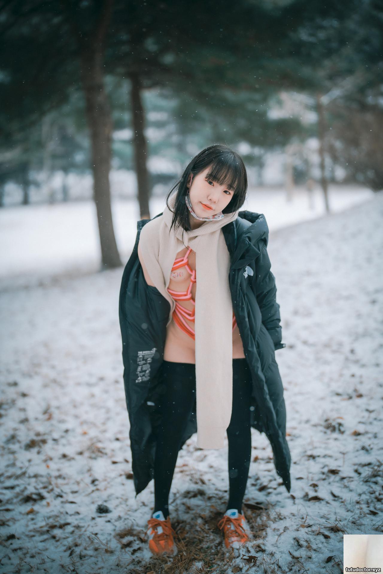 Korean beauty with plump figure and hot curves… · photo 32 of 51