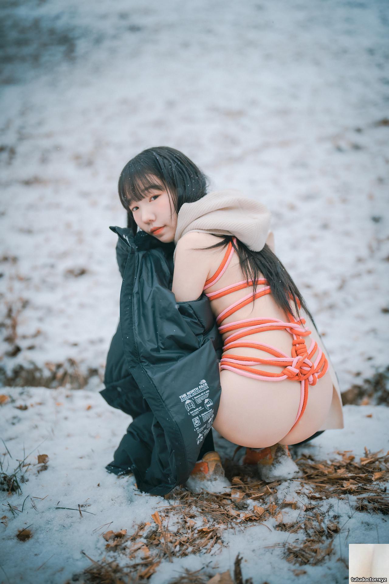 Korean beauty with plump figure and hot curves… · photo 37 of 51