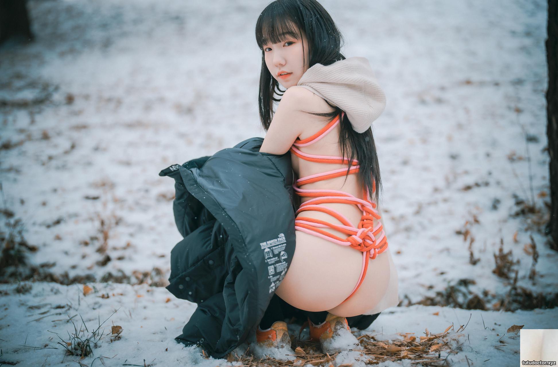 Korean beauty with plump figure and hot curves… · photo 38 of 51