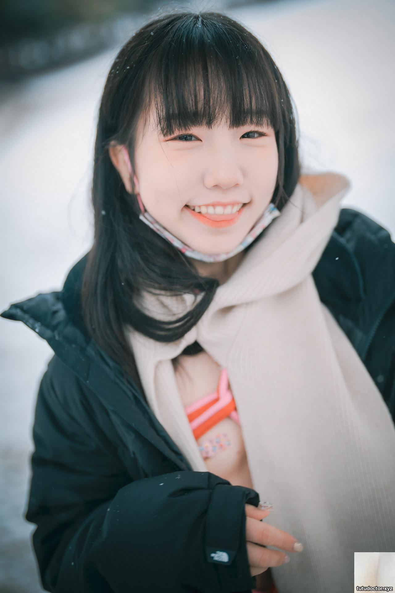 Korean beauty with plump figure and hot curves… · photo 49 of 51