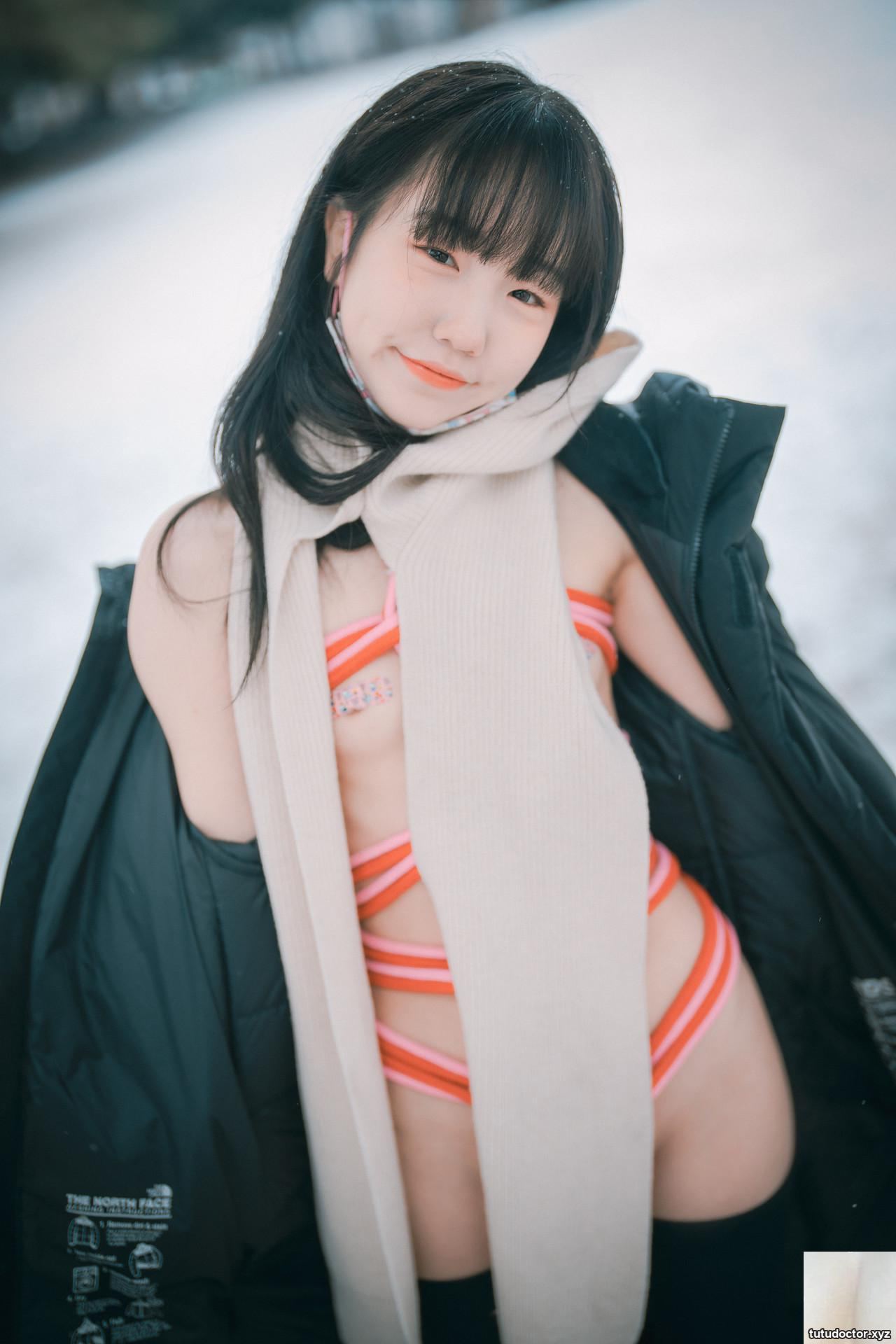 Korean beauty with plump figure and hot curves… · photo 51 of 51