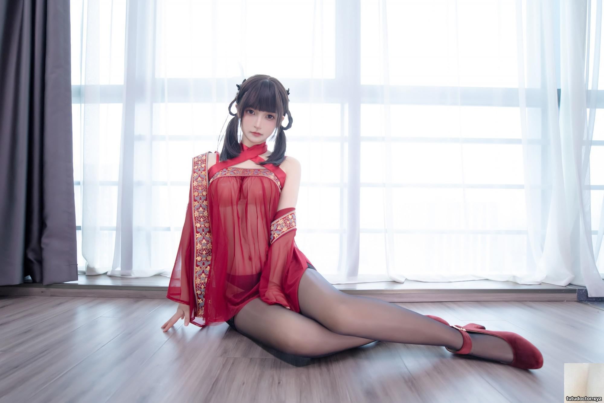 Kagakusaka Mafuyus Red Tulle The sexy angle of the rear gun · photo 29 of 75