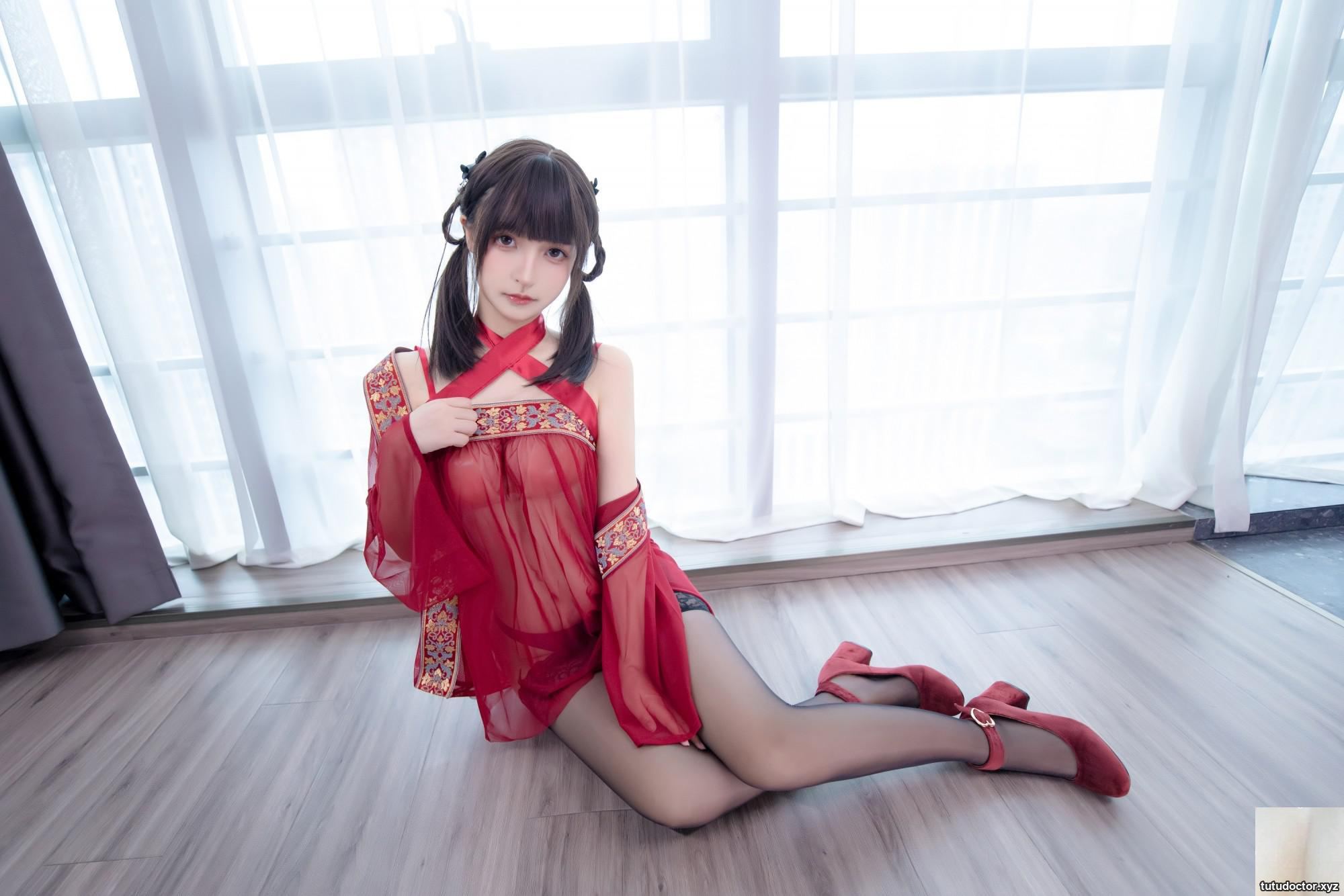 Kagakusaka Mafuyus Red Tulle The sexy angle of the rear gun · photo 30 of 75