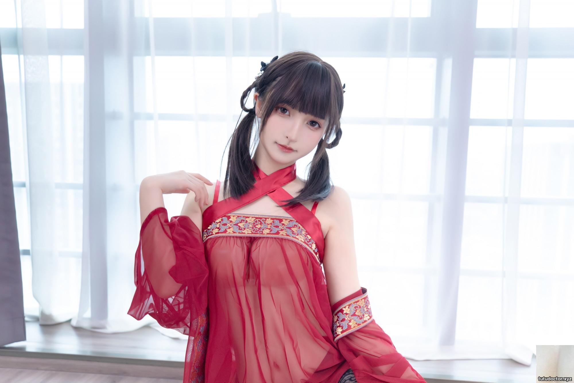 Kagakusaka Mafuyus Red Tulle The sexy angle of the rear gun · photo 32 of 75