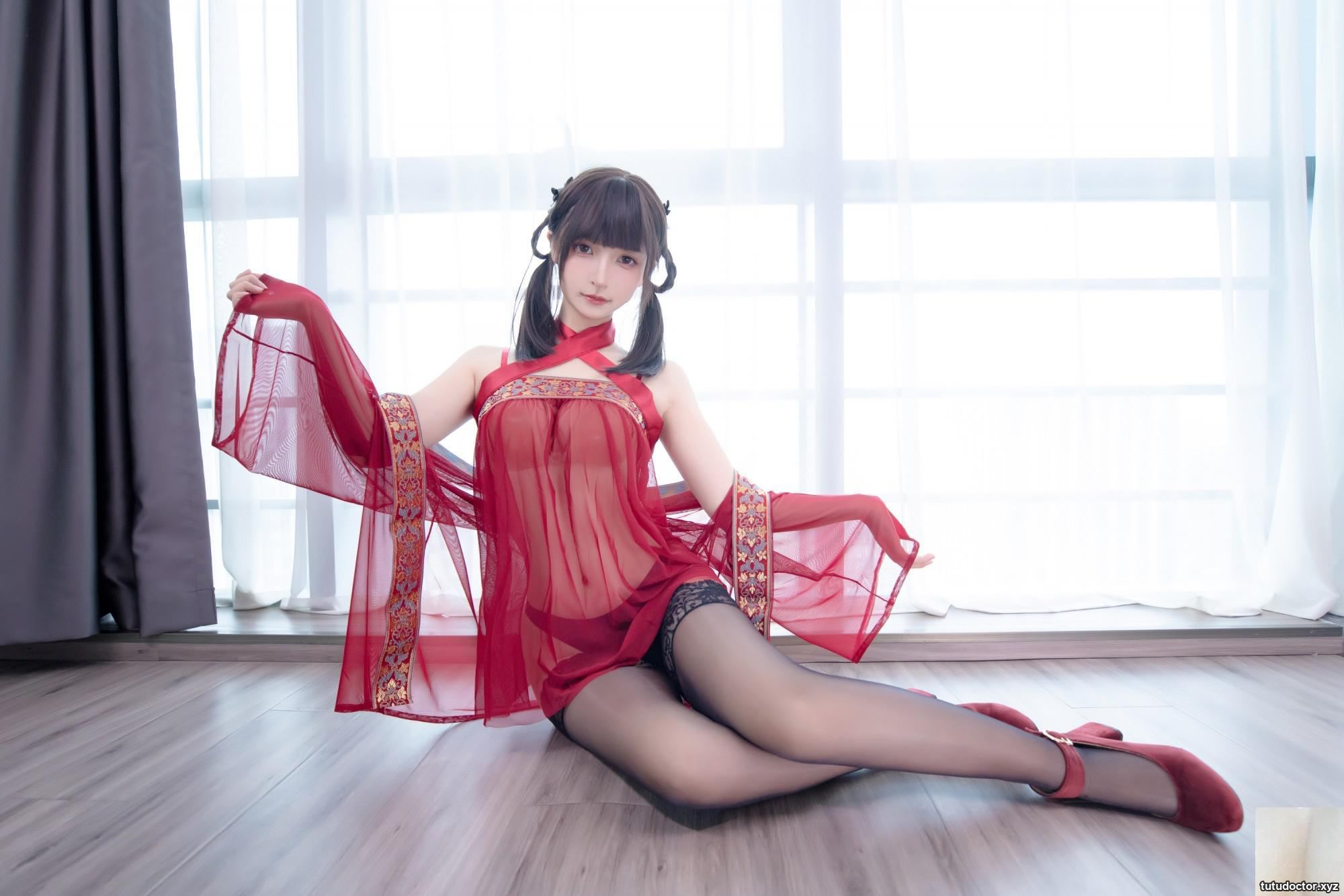 Kagakusaka Mafuyus Red Tulle The sexy angle of the rear gun · photo 33 of 75