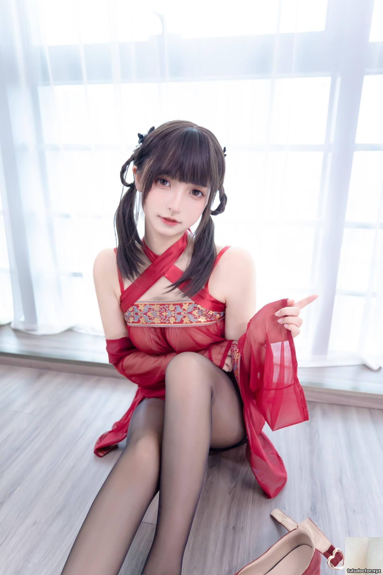 Kagakusaka Mafuyus Red Tulle The sexy angle of the rear gun · photo 51 of 75