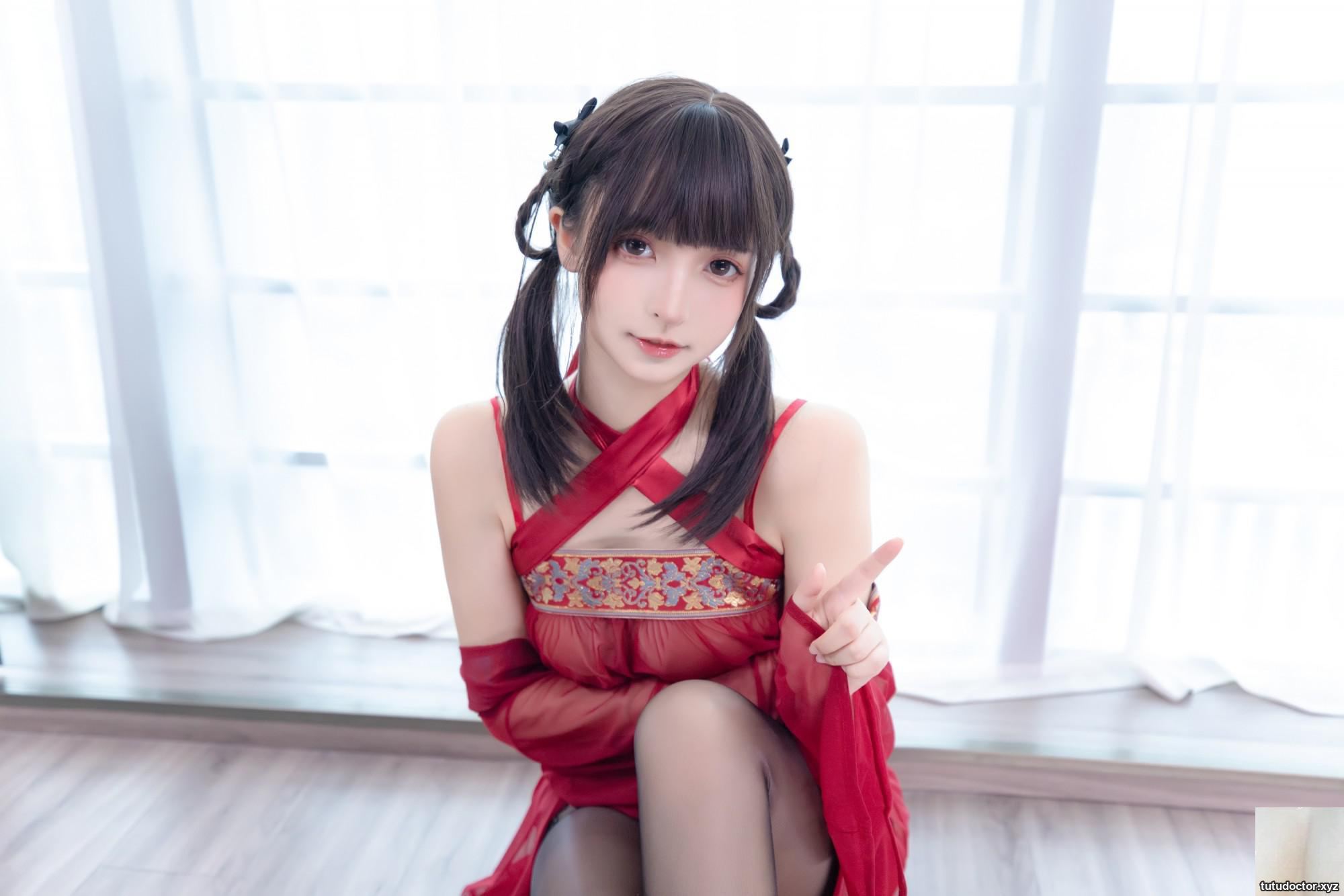 Kagakusaka Mafuyus Red Tulle The sexy angle of the rear gun · photo 52 of 75